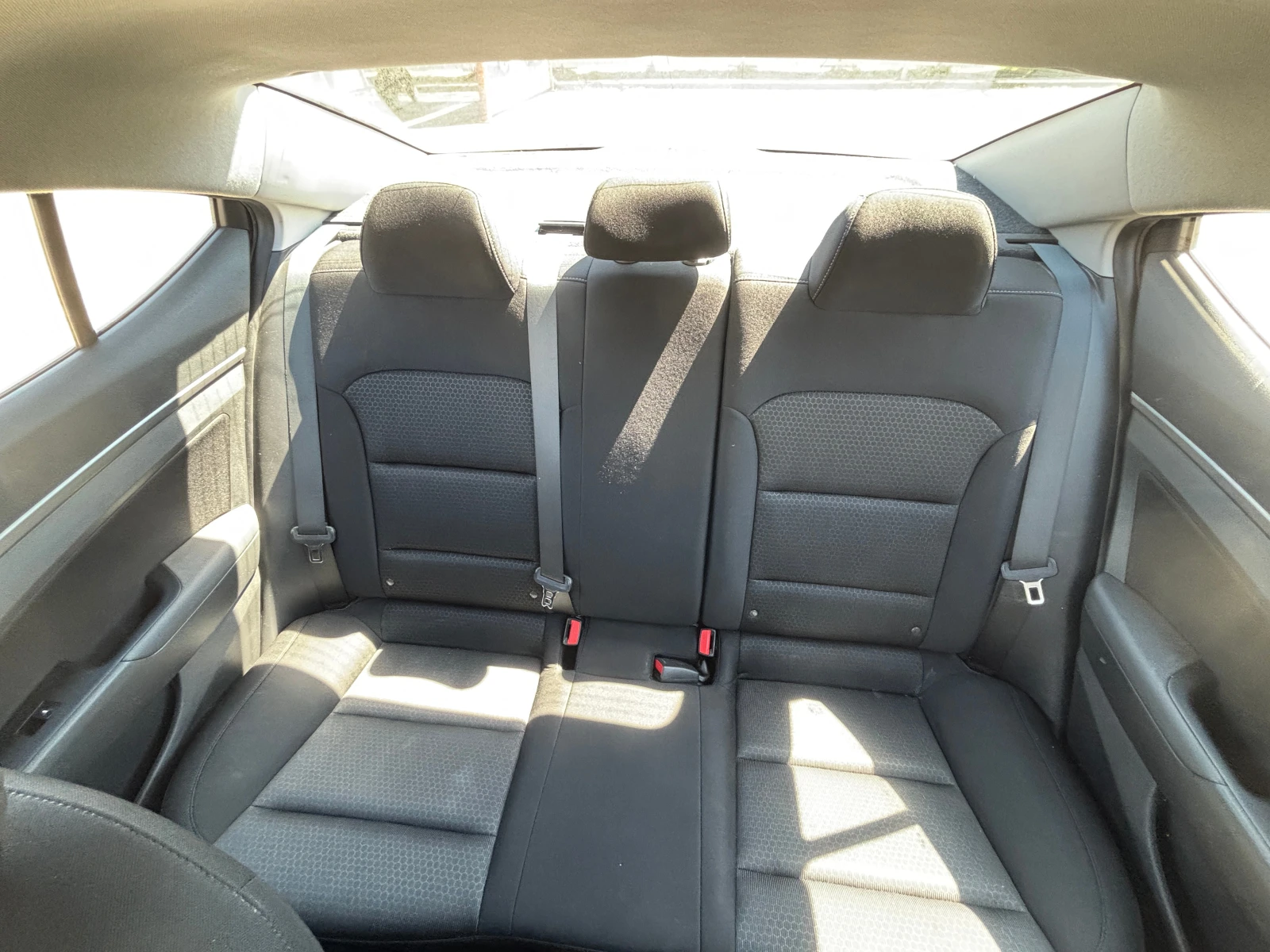Hyundai Elantra 2.0 Бензин Автомат Седан | Mobile.bg — изображение 14