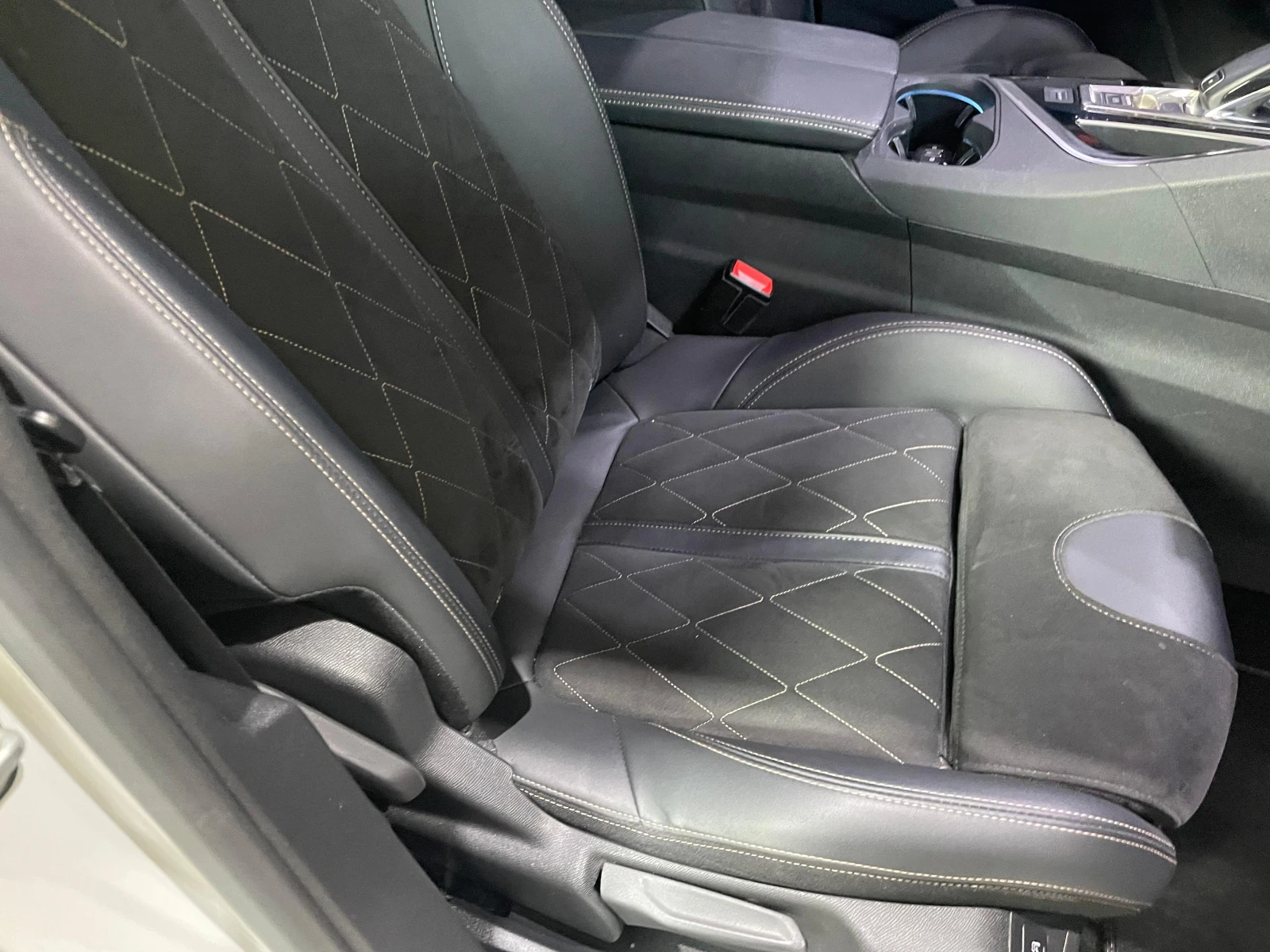 Peugeot 3008 2.0 BlueHDi ! GT Line !, снимка 11 - Автомобили и джипове - 54146940