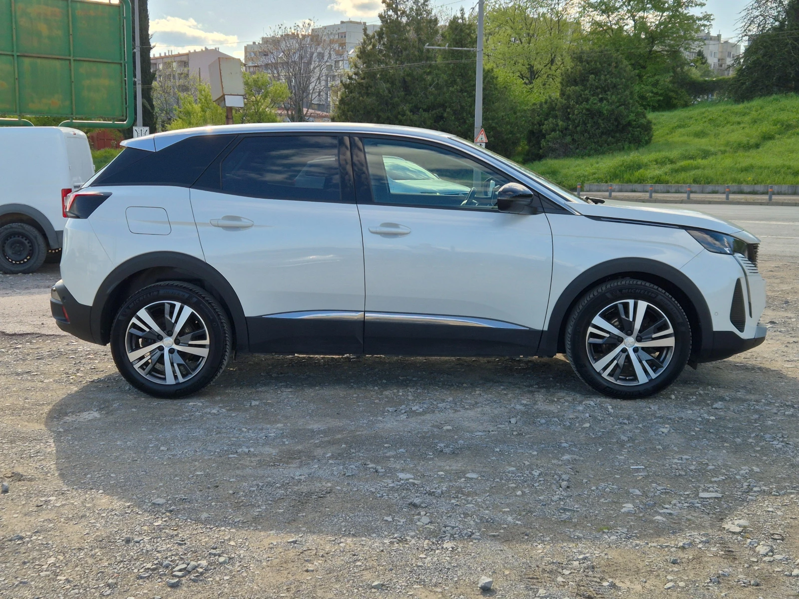 Peugeot 3008 1.2i PureTech 130кс, снимка 6 - Автомобили и джипове - 54333547