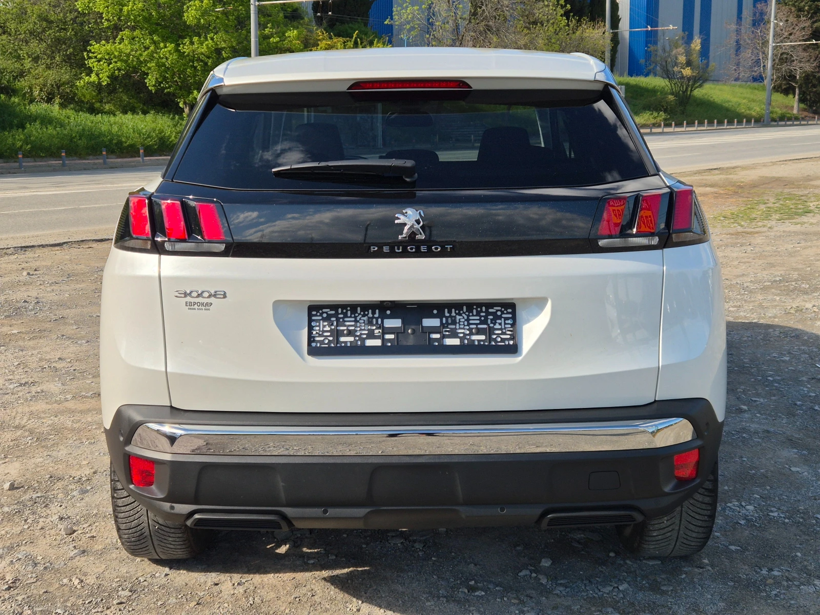 Peugeot 3008 1.2i PureTech 130кс, снимка 4 - Автомобили и джипове - 54333547