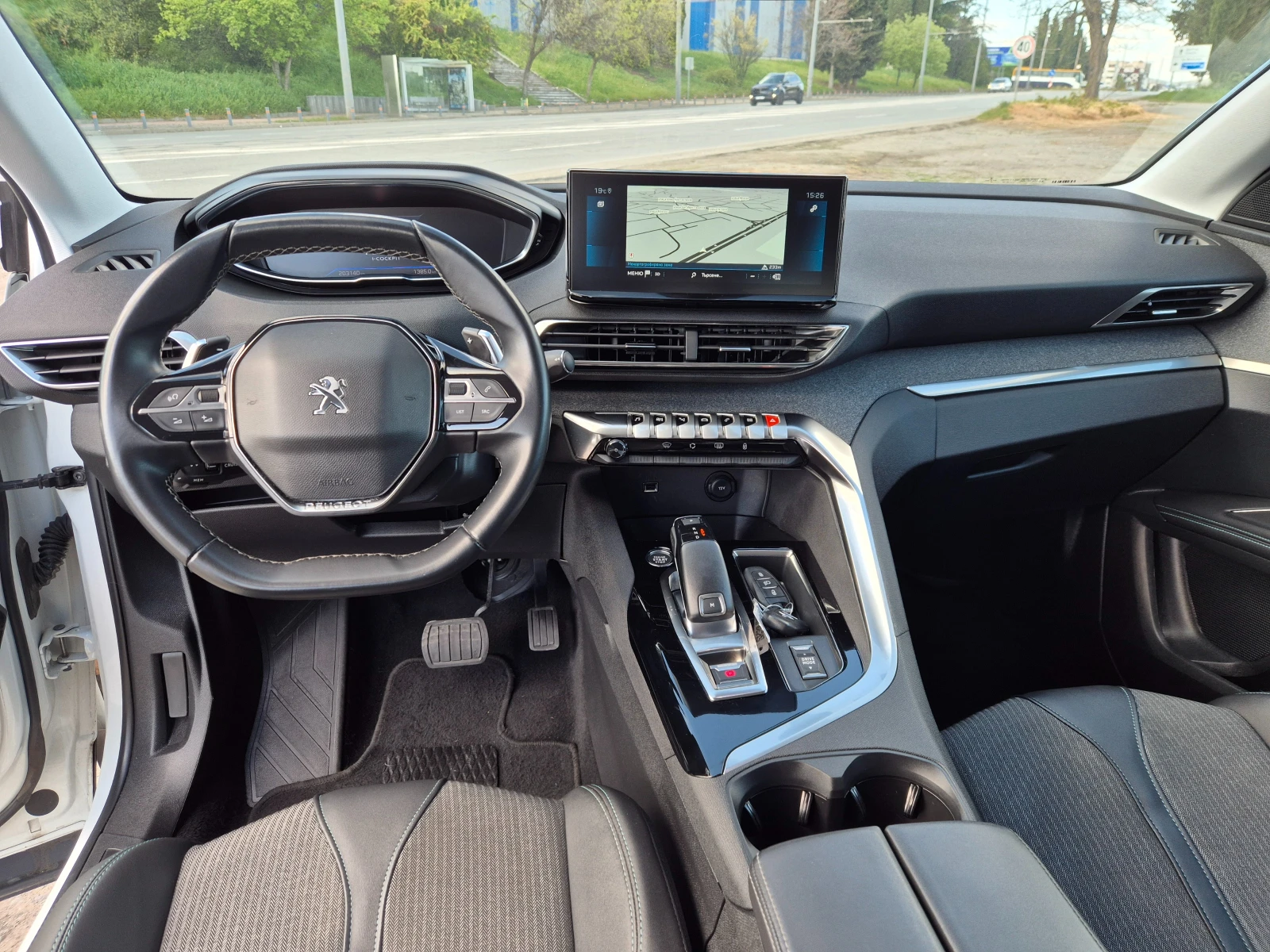 Peugeot 3008 1.2i PureTech 130кс, снимка 14 - Автомобили и джипове - 54333547