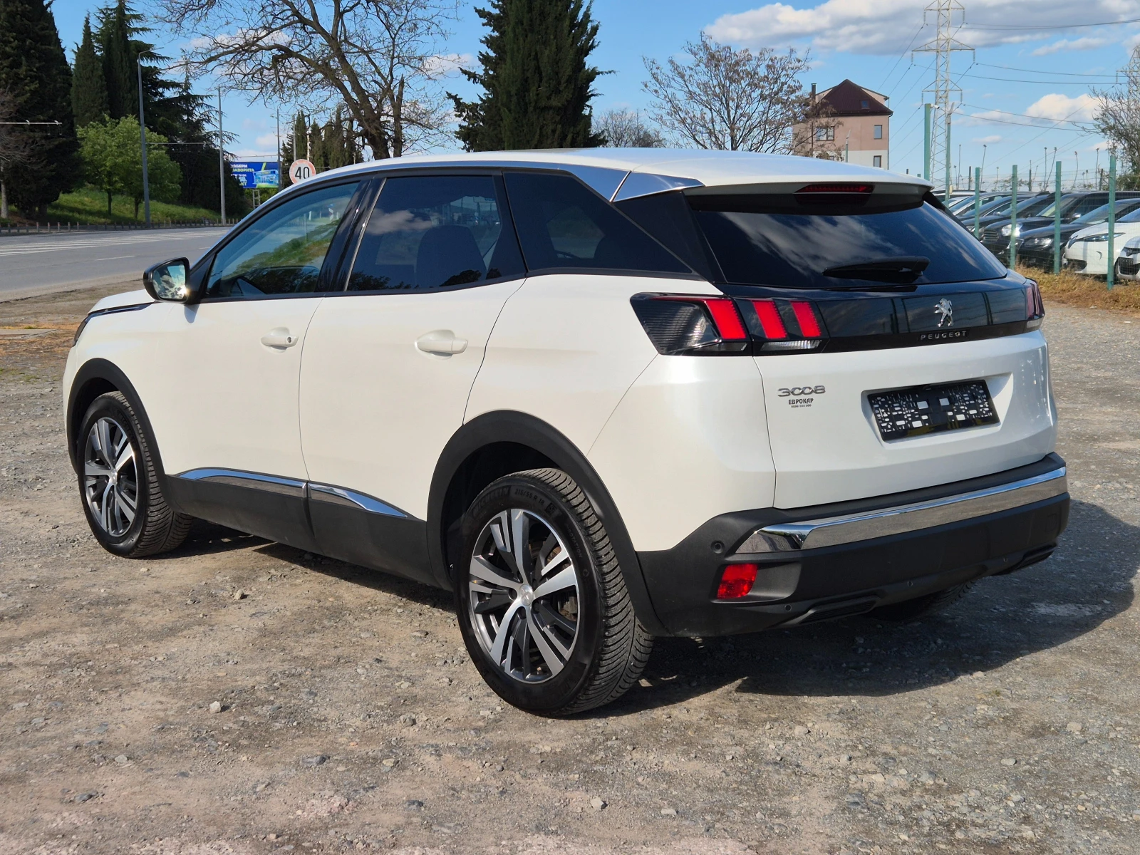Peugeot 3008 1.2i PureTech 130кс, снимка 3 - Автомобили и джипове - 54333547