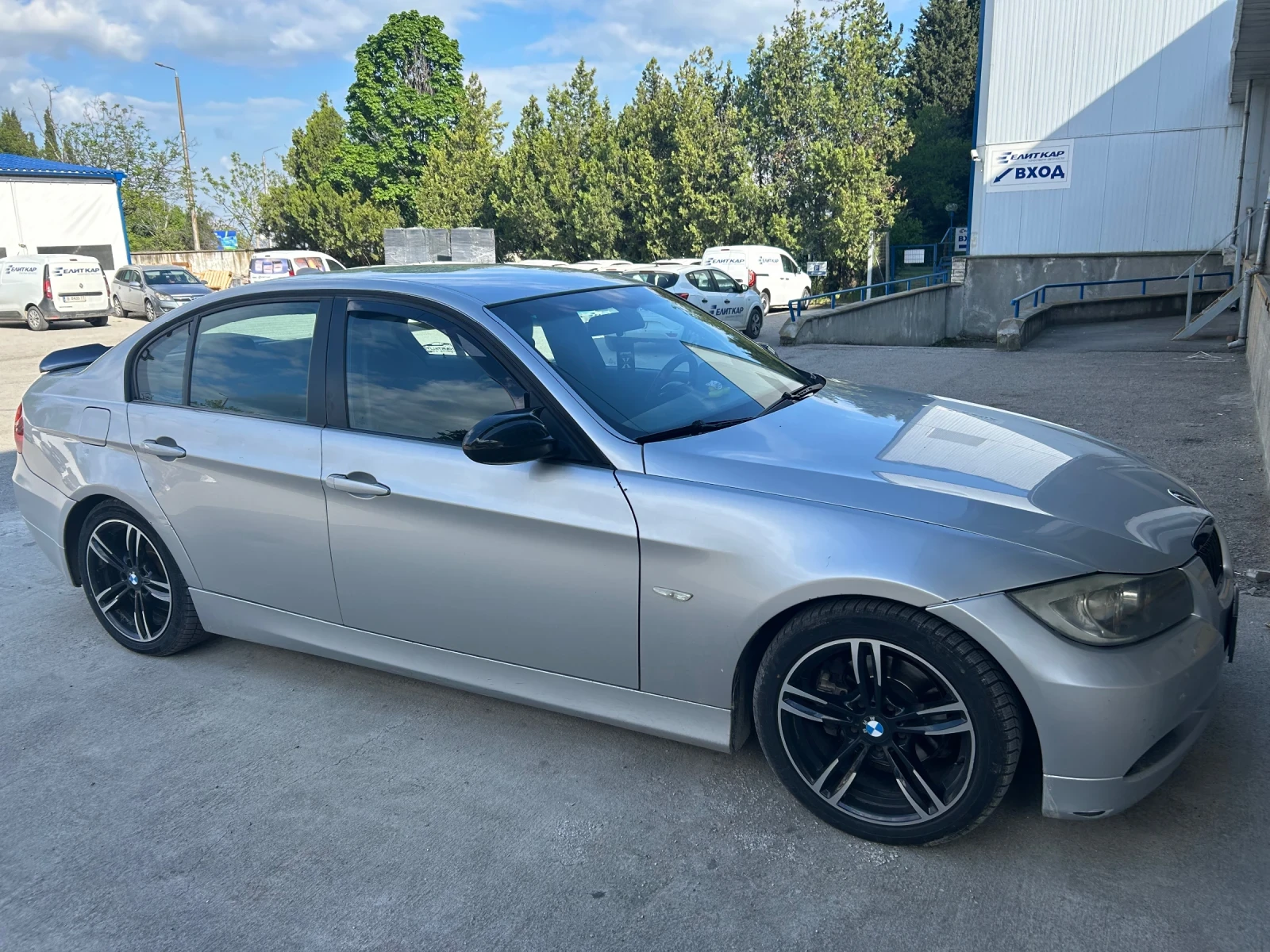 BMW 320