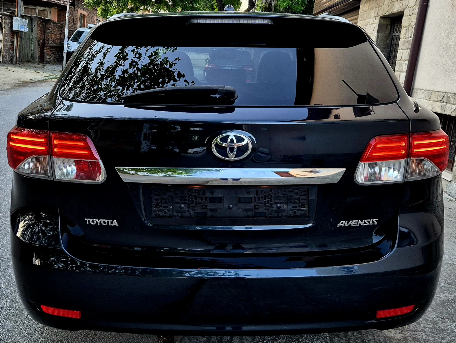 Toyota Avensis 2.0d4d-EXECUTIVE-FACE-кожа-верига-6скорости-japan, снимка 11 - Автомобили и джипове - 54569077