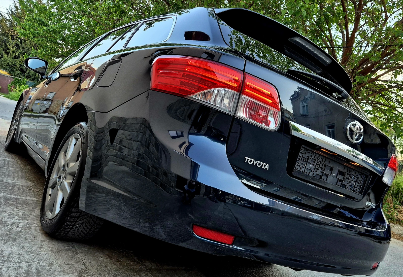 Toyota Avensis 2.0d4d-EXECUTIVE-FACE-кожа-верига-6скорости-japan, снимка 5 - Автомобили и джипове - 54569077