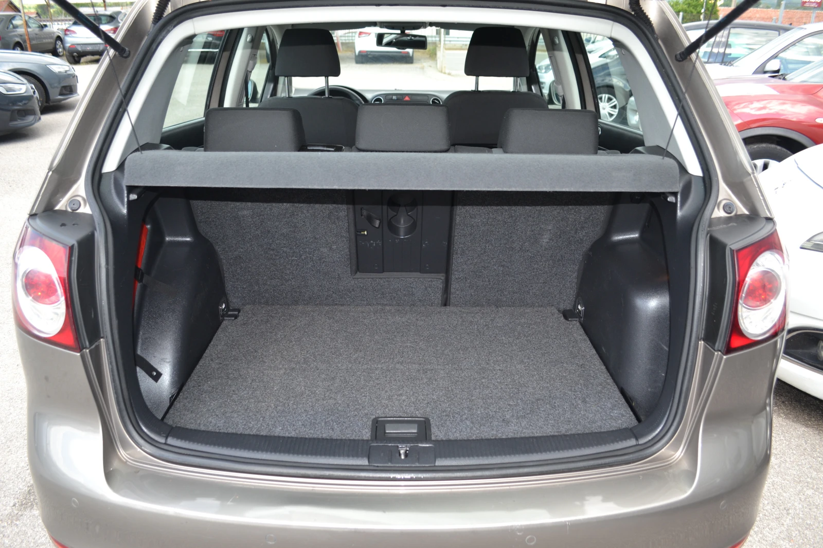 VW Golf Plus 1.6-GAZ, снимка 7 - Автомобили и джипове - 54752267