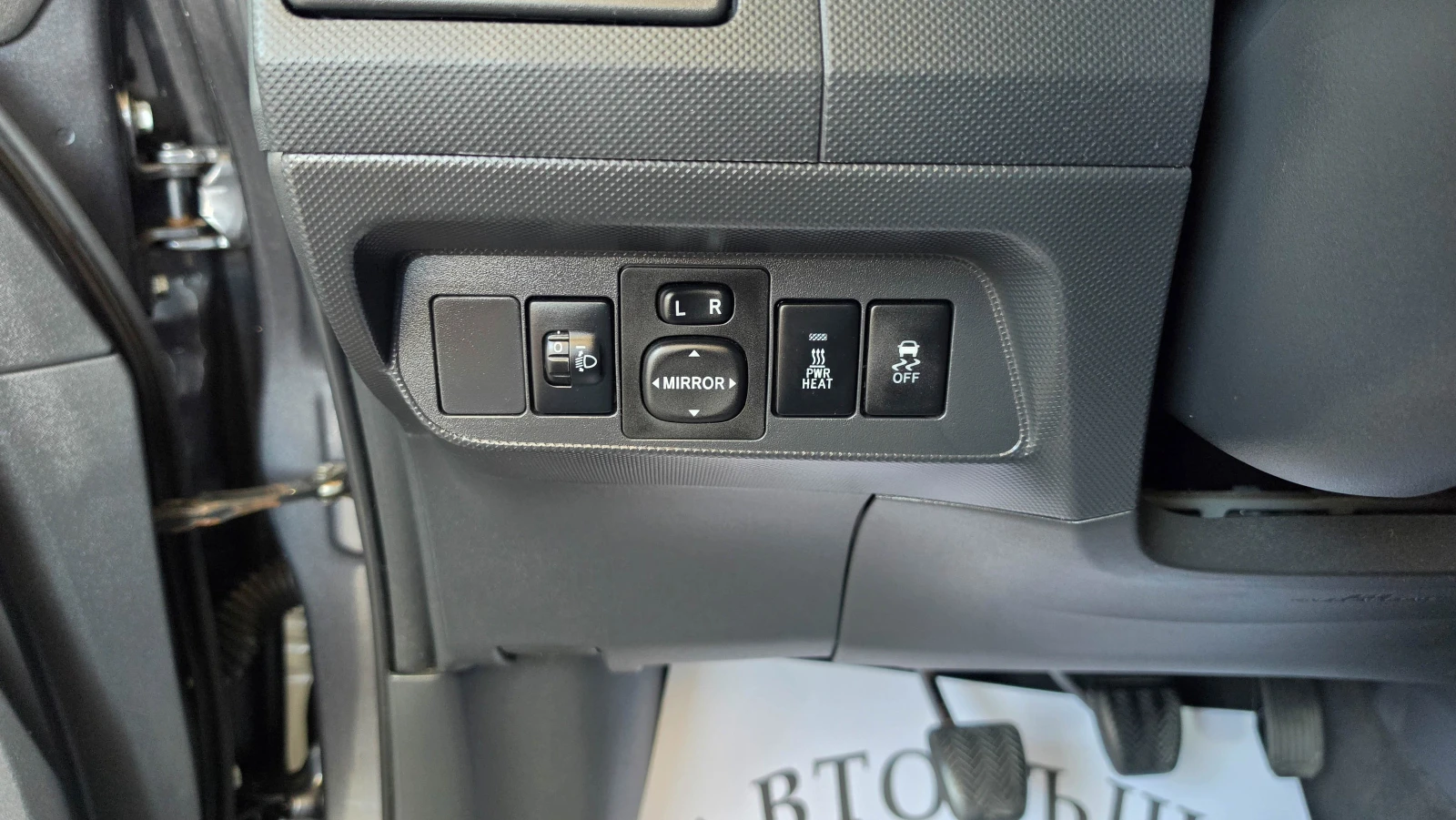Toyota Auris 1.4* D-4D* 90кс* , снимка 15 - Автомобили и джипове - 55281167