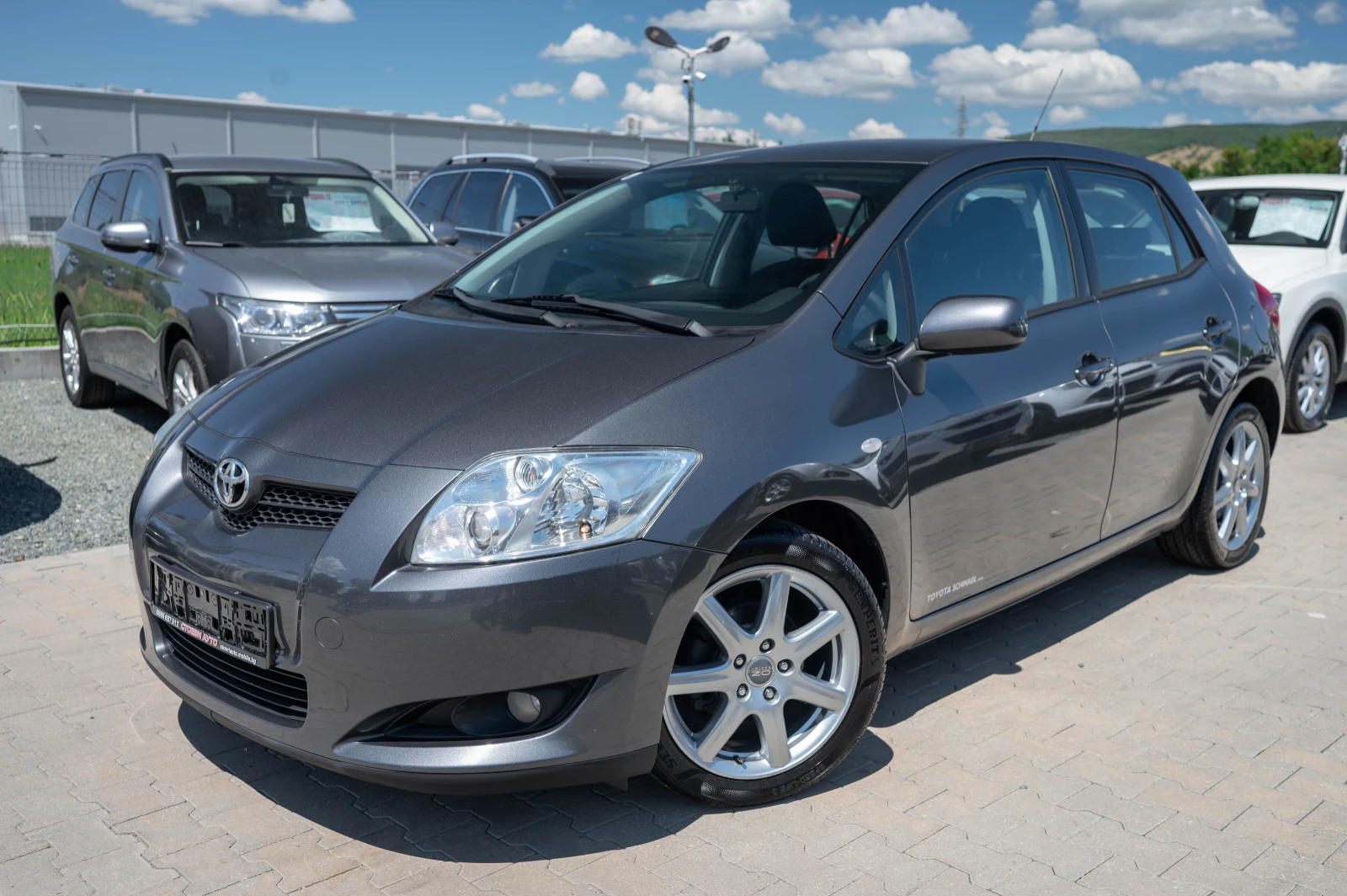 Toyota Auris 1.4* D-4D* 90кс* , снимка 2 - Автомобили и джипове - 55281167
