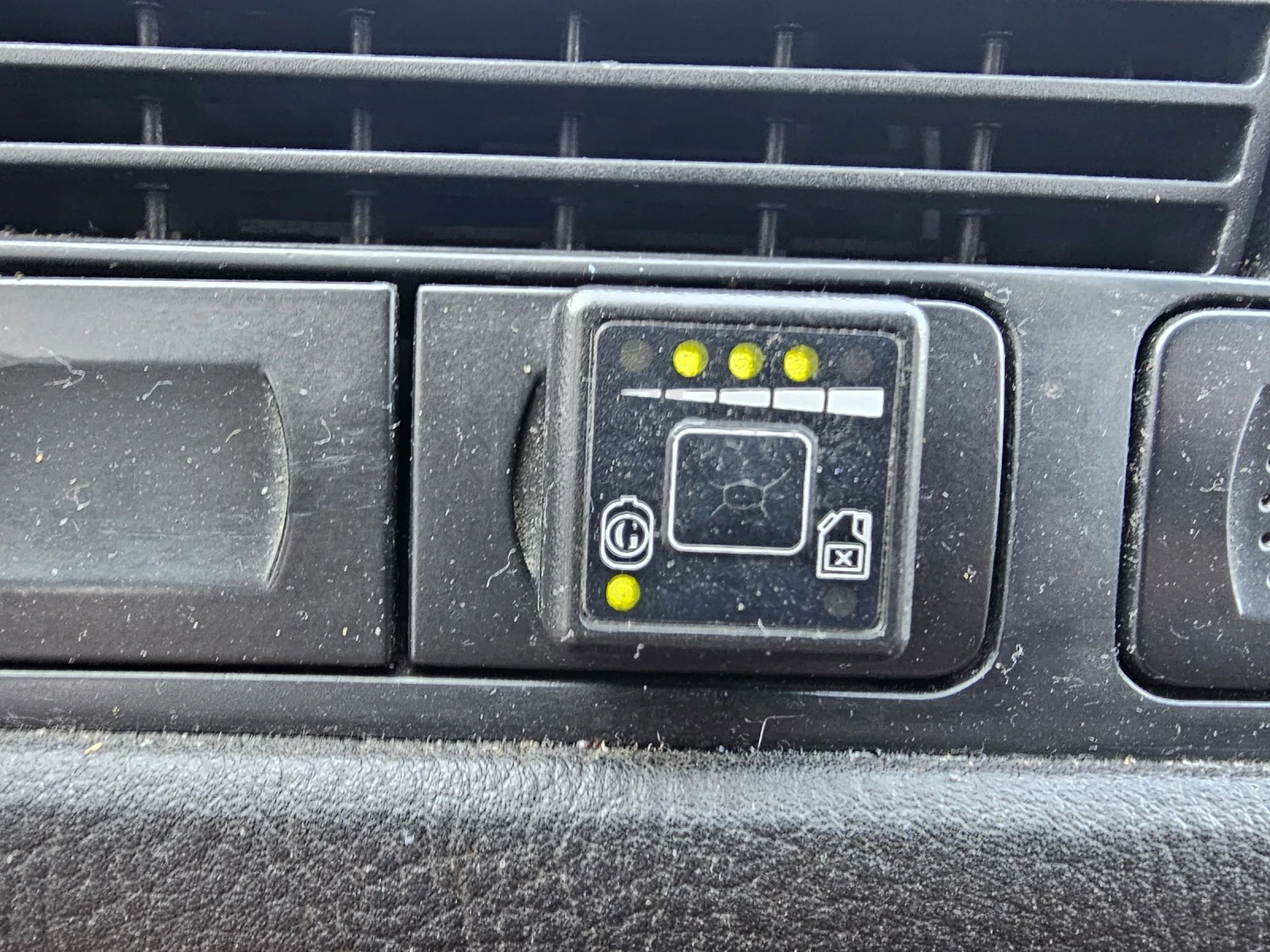 VW Golf Газ-климатроник, снимка 8 - Автомобили и джипове - 55644468