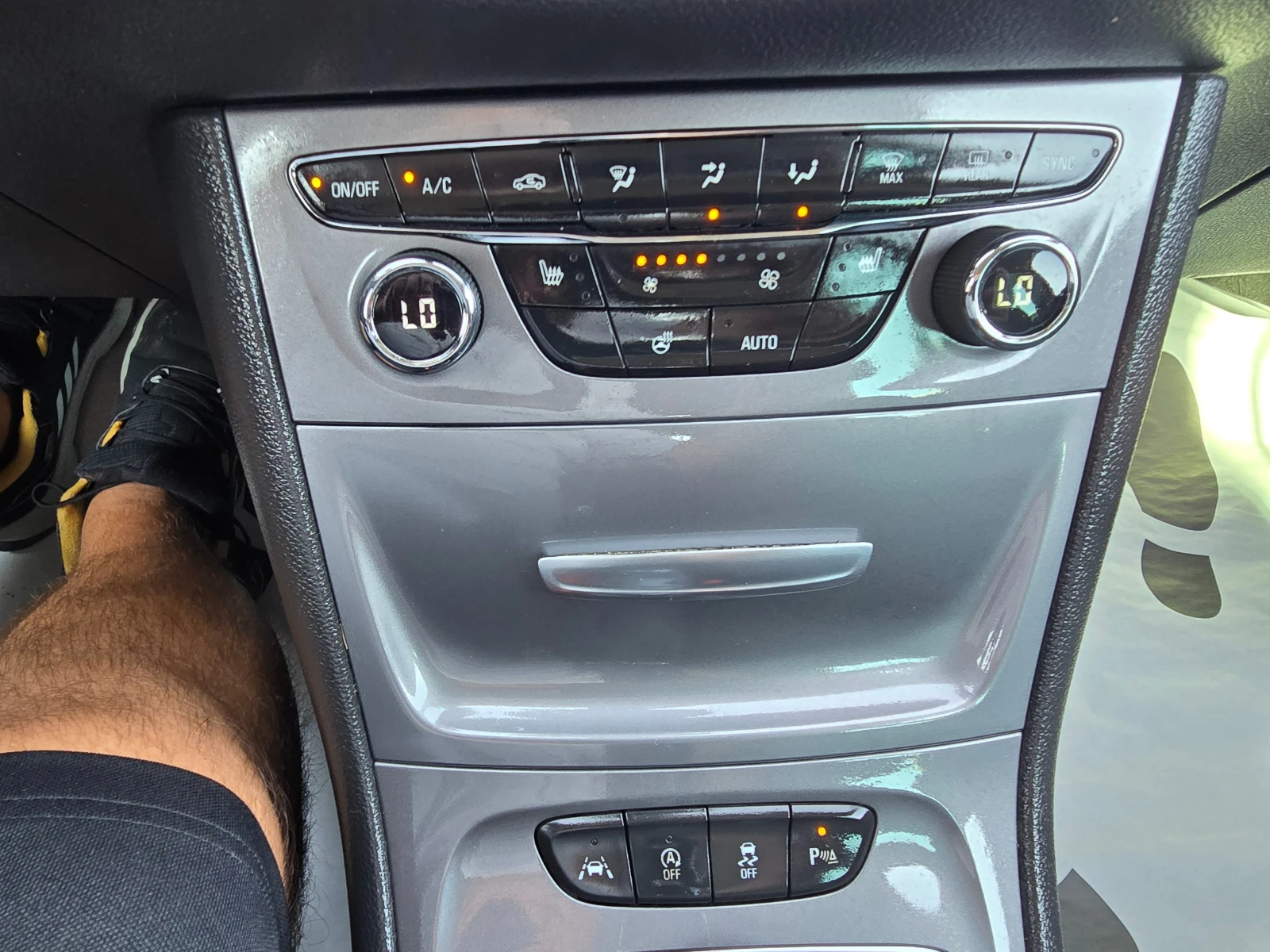 Opel Astra 1.6CDTI-160K.C-BITURBO-NAVI, снимка 15 - Автомобили и джипове - 56130554