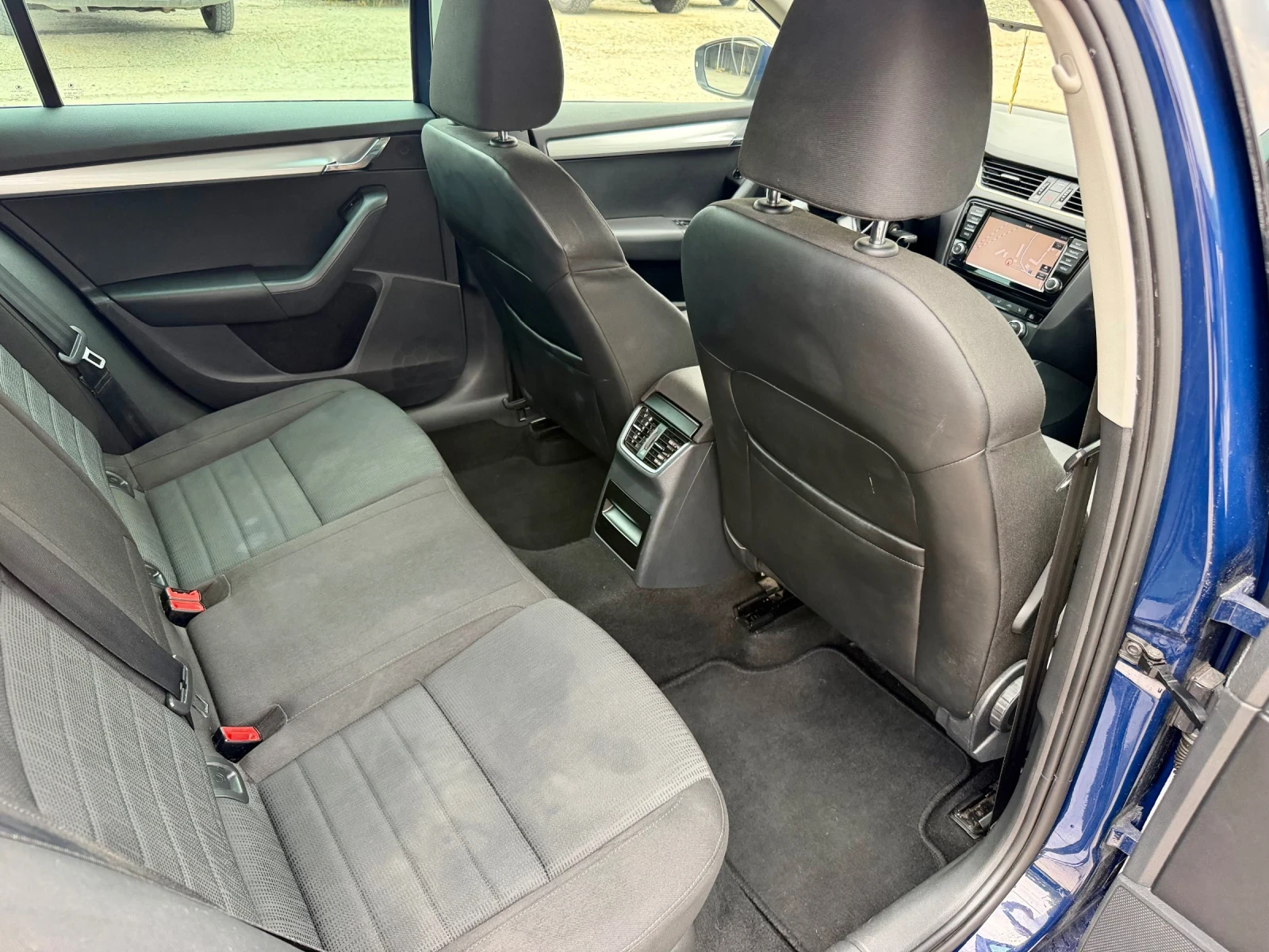 Skoda Octavia 1.8i / 4x4 / Автоматик, снимка 10 - Автомобили и джипове - 56165841