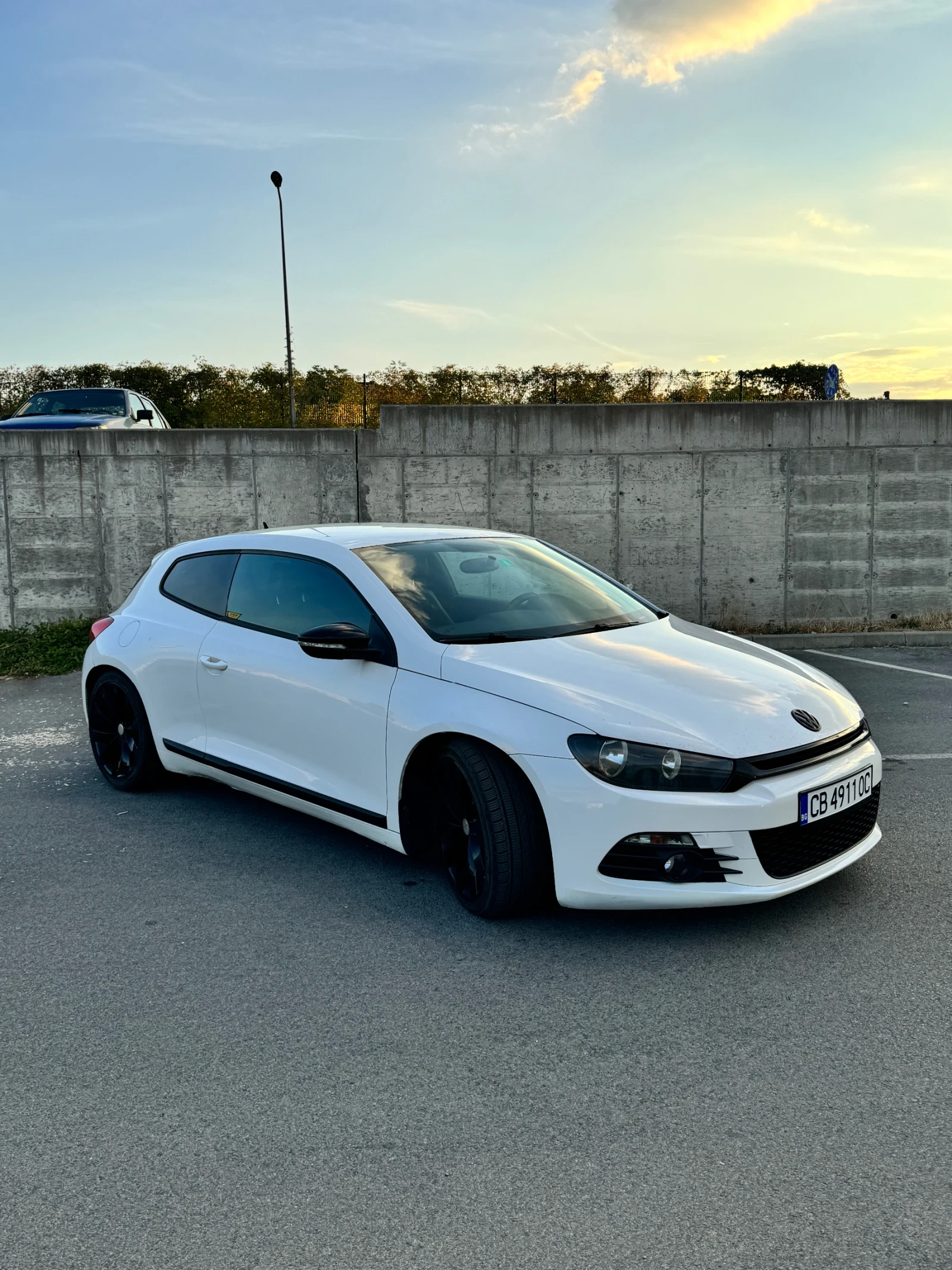 VW Scirocco 2.0T Швейцария , снимка 2 - Автомобили и джипове - 56259094