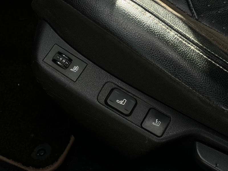 Citroen DS 4 Crossback 2.0D-163HP / ПОДГРЕВ / NAVI / ОБСЛУЖЕН / КАСКО , снимка 14 - Автомобили и джипове - 52245592