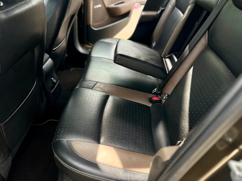 Citroen DS 4 Crossback 2.0D-163HP / ПОДГРЕВ / NAVI / ОБСЛУЖЕН / КАСКО , снимка 12 - Автомобили и джипове - 52245592