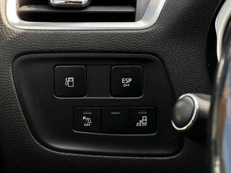 Citroen DS 4 Crossback 2.0D-163HP / ПОДГРЕВ / NAVI / ОБСЛУЖЕН / КАСКО , снимка 16 - Автомобили и джипове - 52245592