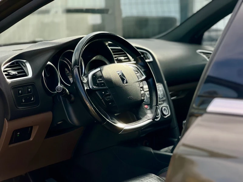 Citroen DS 4 Crossback 2.0D-163HP / ПОДГРЕВ / NAVI / ОБСЛУЖЕН / КАСКО , снимка 9 - Автомобили и джипове - 52245592
