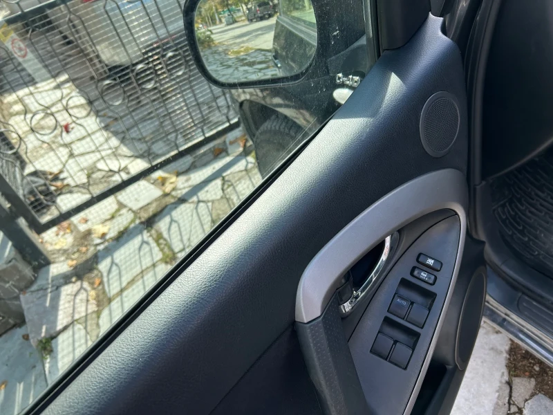 Toyota Rav4 2, 2, снимка 8 - Автомобили и джипове - 53051437
