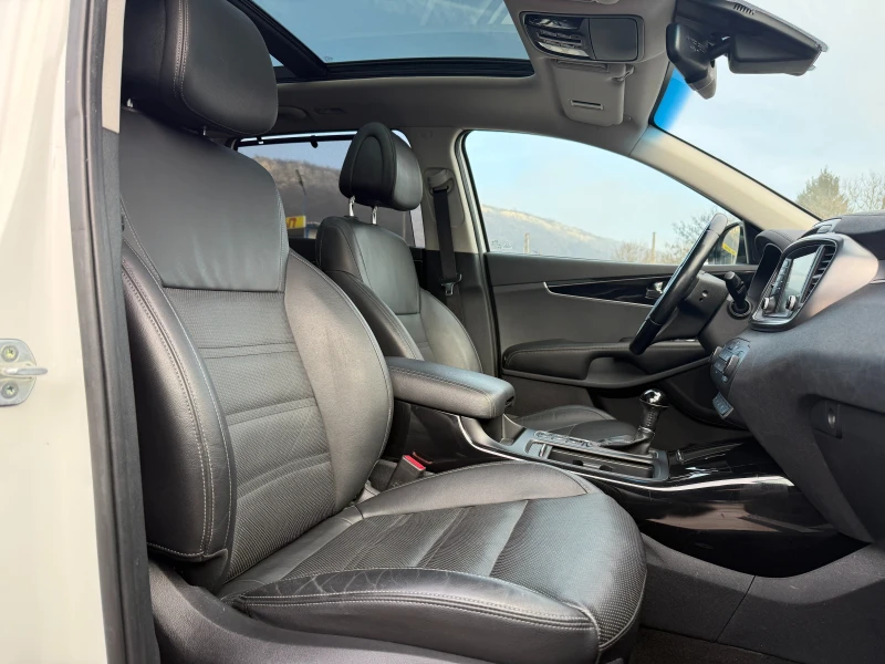 Kia Sorento 2.2CRDI-Rebel-4X4-автоматик-360 камера-кожа, снимка 13 - Автомобили и джипове - 53389493