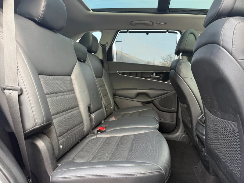 Kia Sorento 2.2CRDI-Rebel-4X4-автоматик-360 камера-кожа, снимка 12 - Автомобили и джипове - 53389493