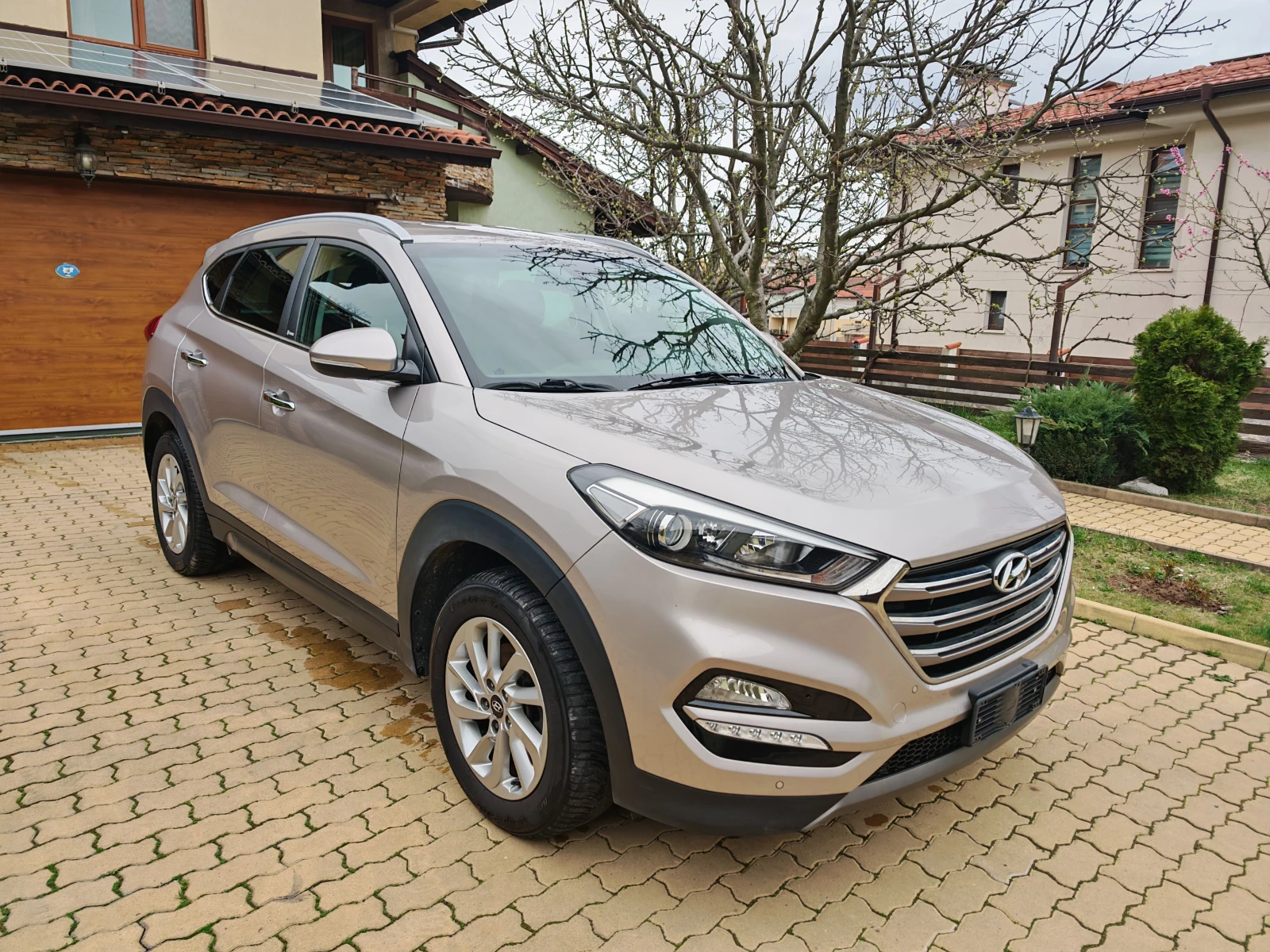 Hyundai Tucson 1.7CRDI-NAVI-Камера - изображение 3