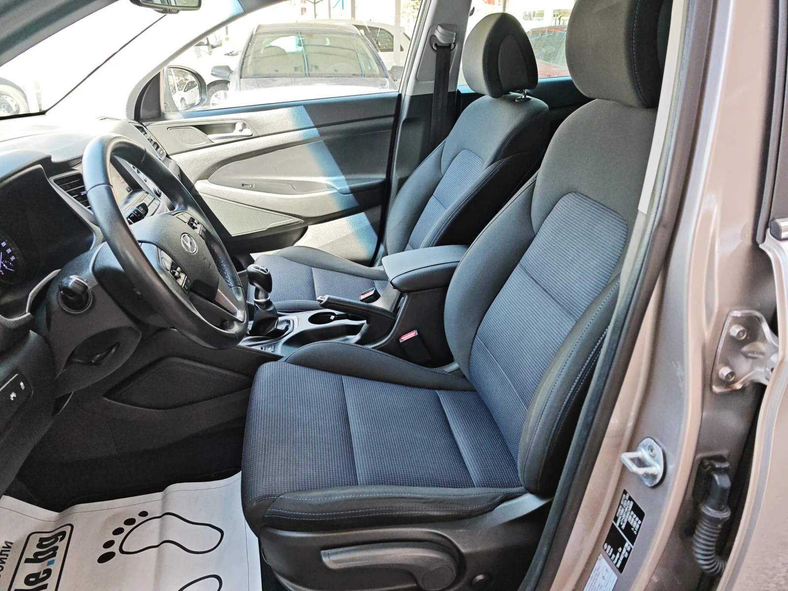Hyundai Tucson 1.7CRDI-NAVI-Камера - изображение 8