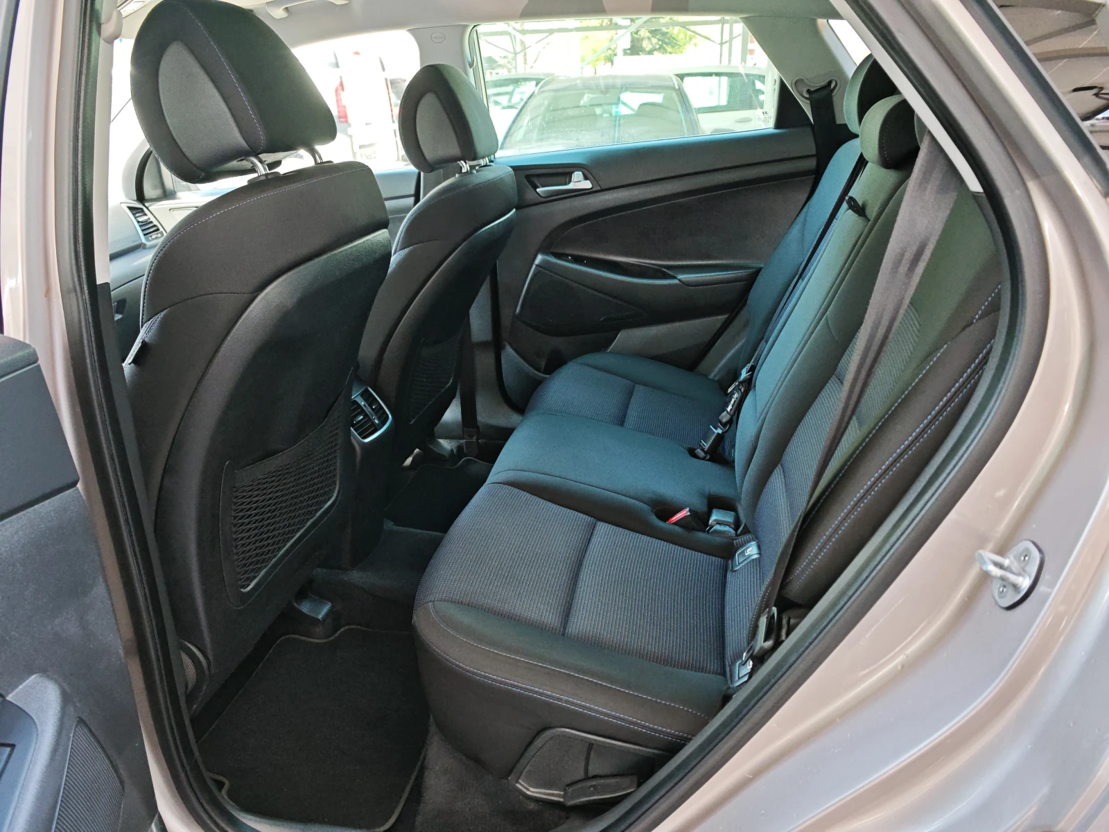 Hyundai Tucson 1.7CRDI-NAVI-Камера - изображение 10