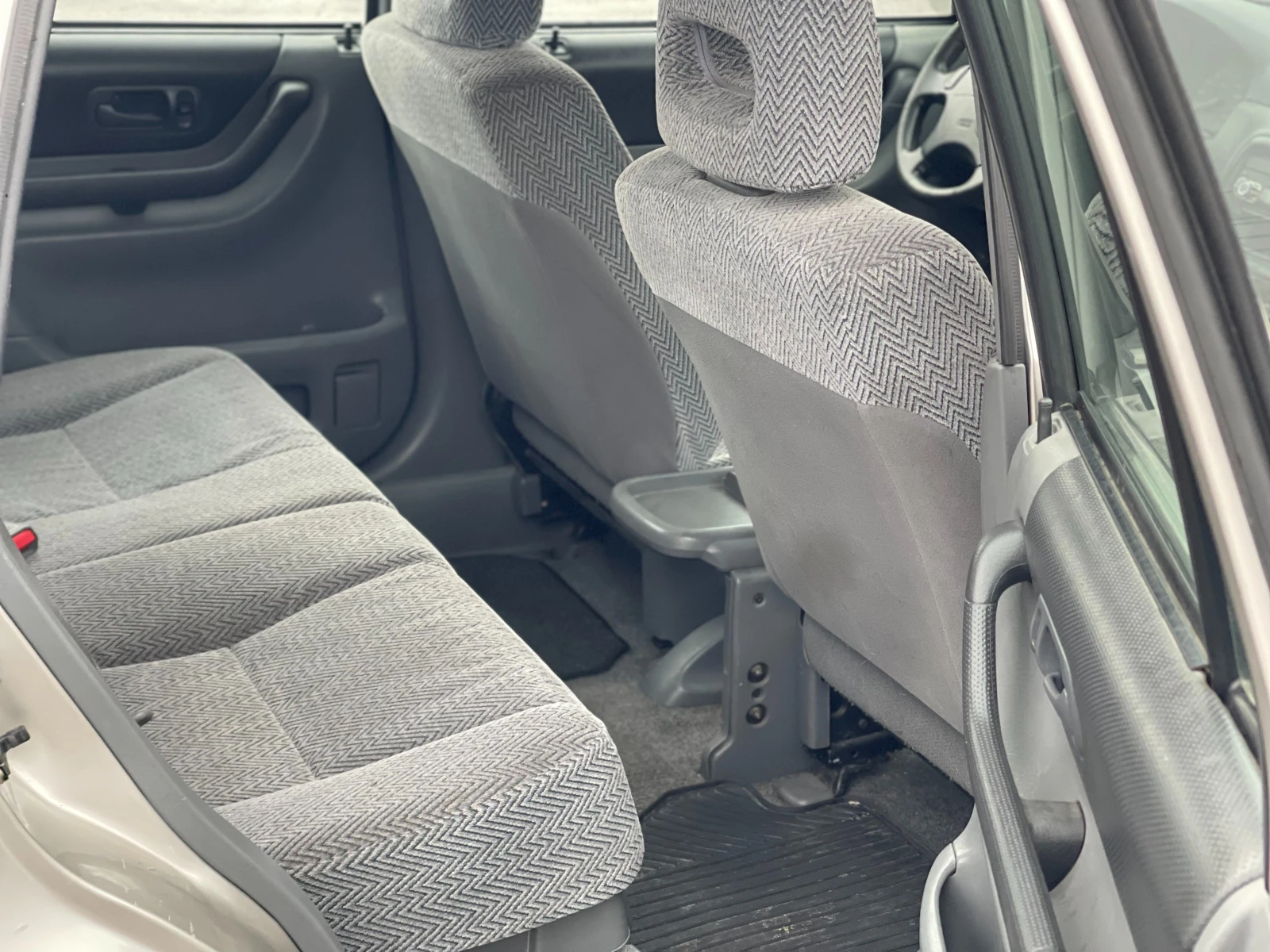 Honda Cr-v 2.0i 4x4 - изображение 6