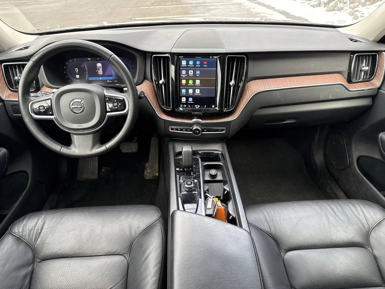 Volvo XC60 B5 Plus Dark Theme - изображение 6