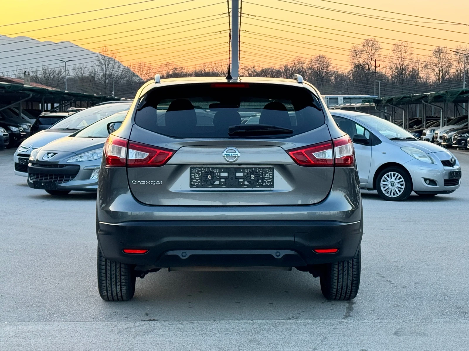 Nissan Qashqai 1.6DCI АВТОМАТ ПАНОРАМА, снимка 3 - Автомобили и джипове - 53841035