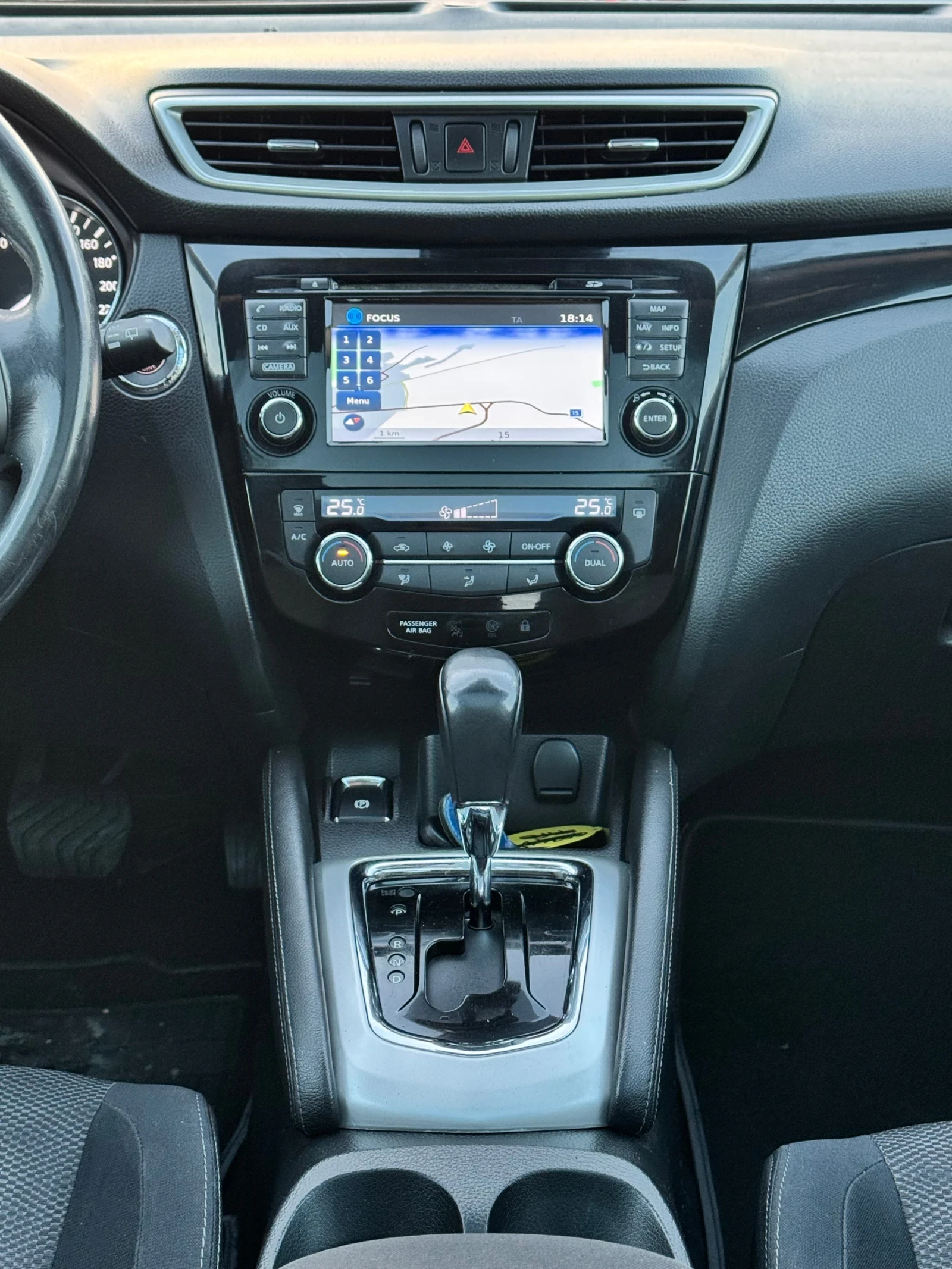 Nissan Qashqai 1.6DCI АВТОМАТ ПАНОРАМА, снимка 11 - Автомобили и джипове - 53841035