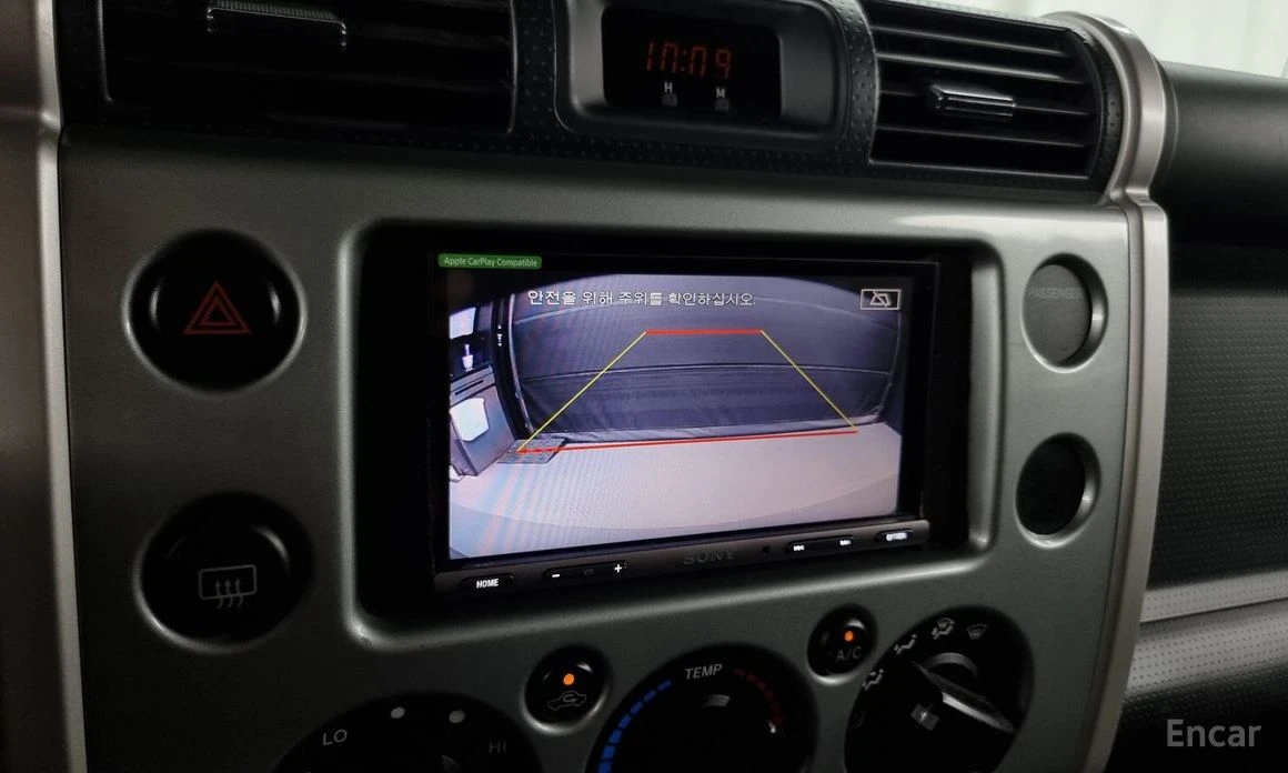 Toyota Fj cruiser 4WD V6* КАМЕРА* ПОДГРЕВ* BLUETOOTH, снимка 14 - Автомобили и джипове - 54072600