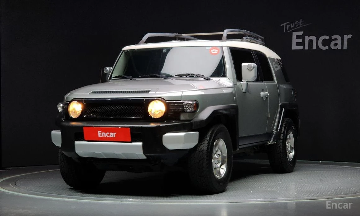 Toyota Fj cruiser 4WD V6* КАМЕРА* ПОДГРЕВ* BLUETOOTH