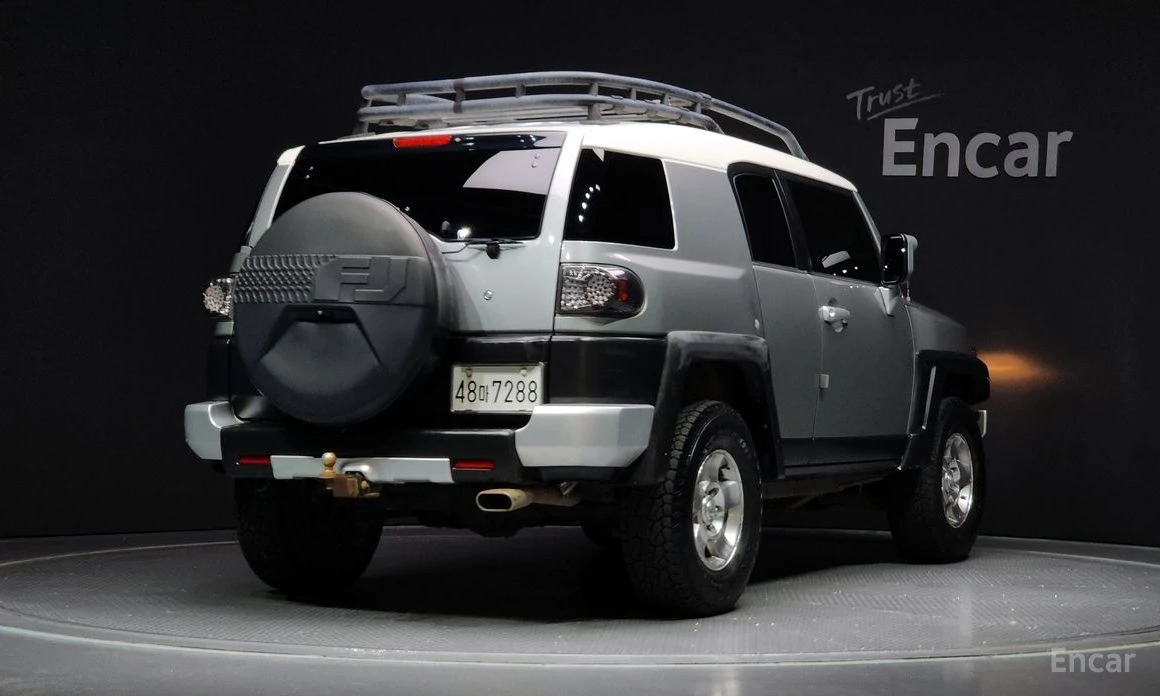 Toyota Fj cruiser 4WD V6* КАМЕРА* ПОДГРЕВ* BLUETOOTH, снимка 2 - Автомобили и джипове - 54072600