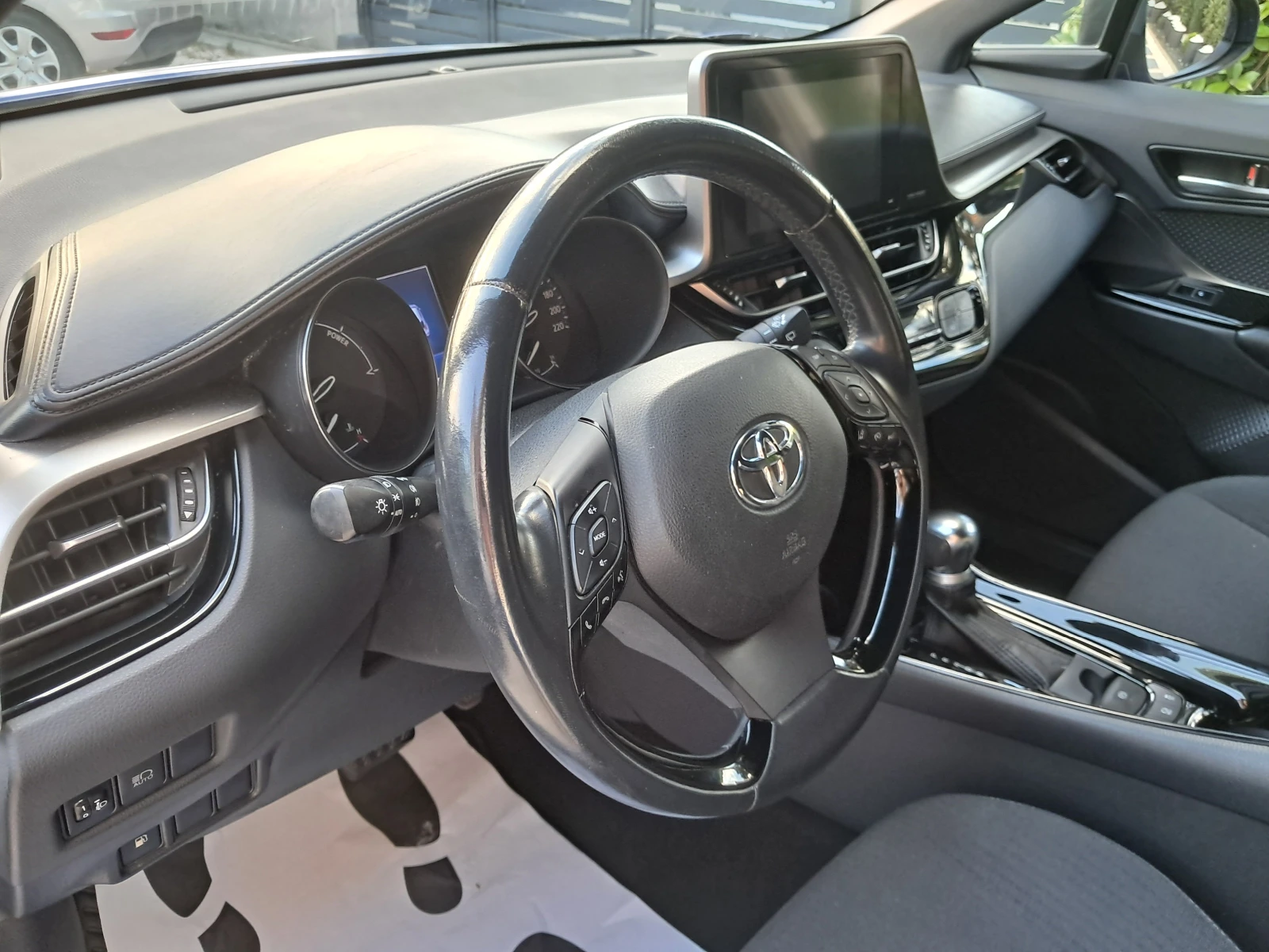 Toyota C-HR 98000 км.КАТО НОВА, снимка 9 - Автомобили и джипове - 54753191