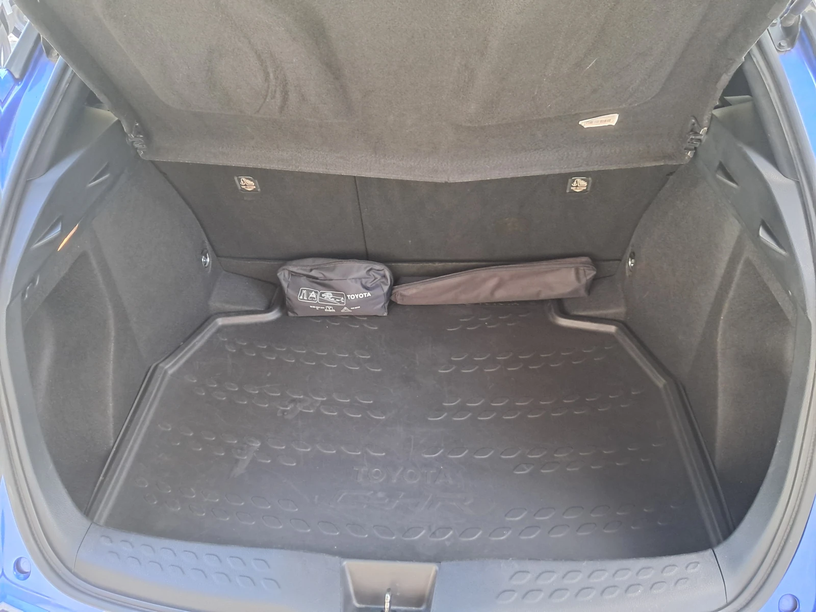 Toyota C-HR 98000 км.КАТО НОВА, снимка 12 - Автомобили и джипове - 54753191