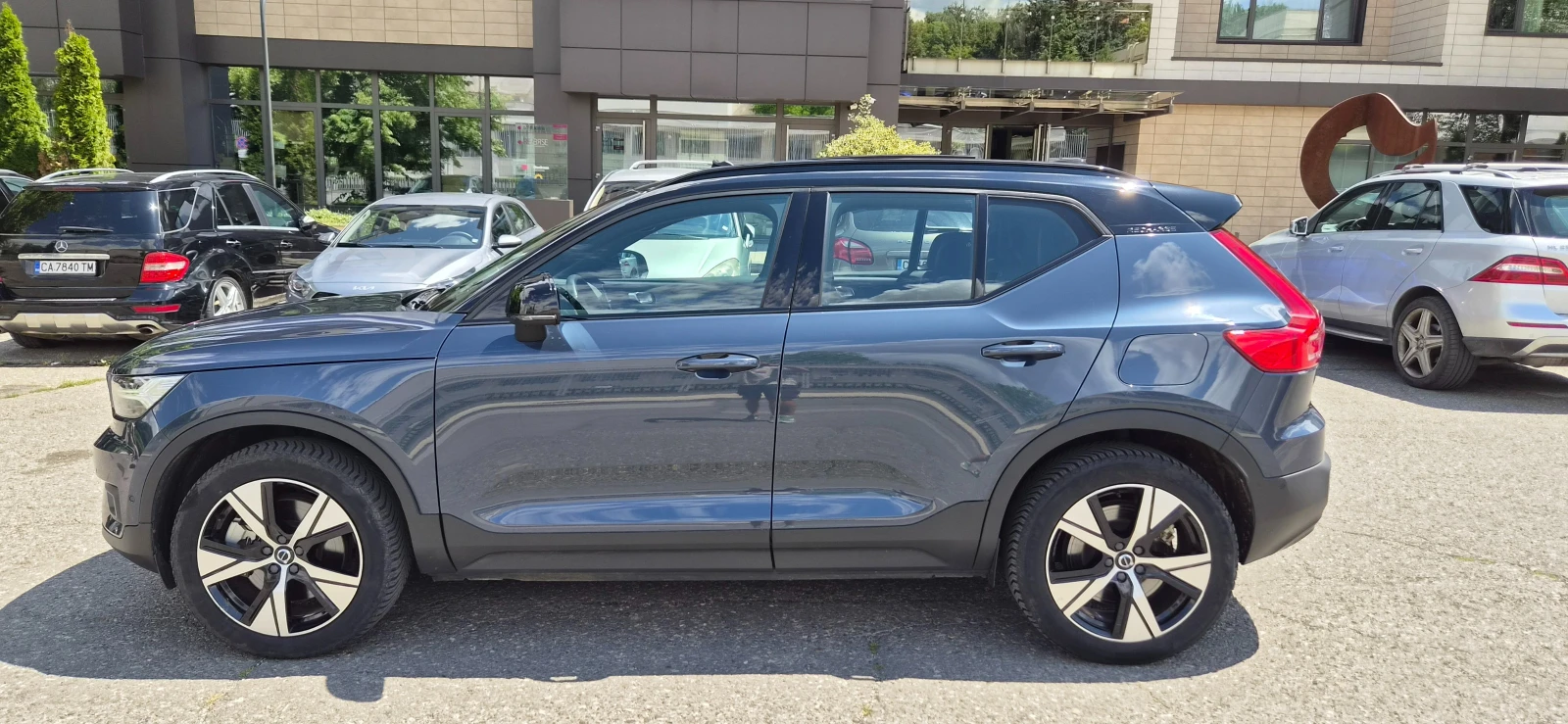 Volvo XC40 Recharge 69kw Pure Electric Single Motor Plus, снимка 2 - Автомобили и джипове - 55430370