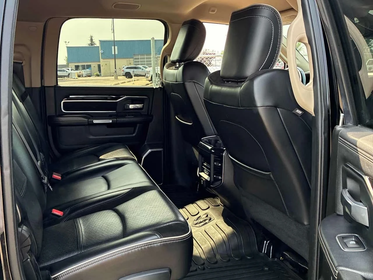 Dodge RAM 2500 * Laramie * АВТОКРЕДИТ БЕЗ ПЪРВОНАЧАЛНА ВНОСКА* , снимка 14 - Автомобили и джипове - 56162743