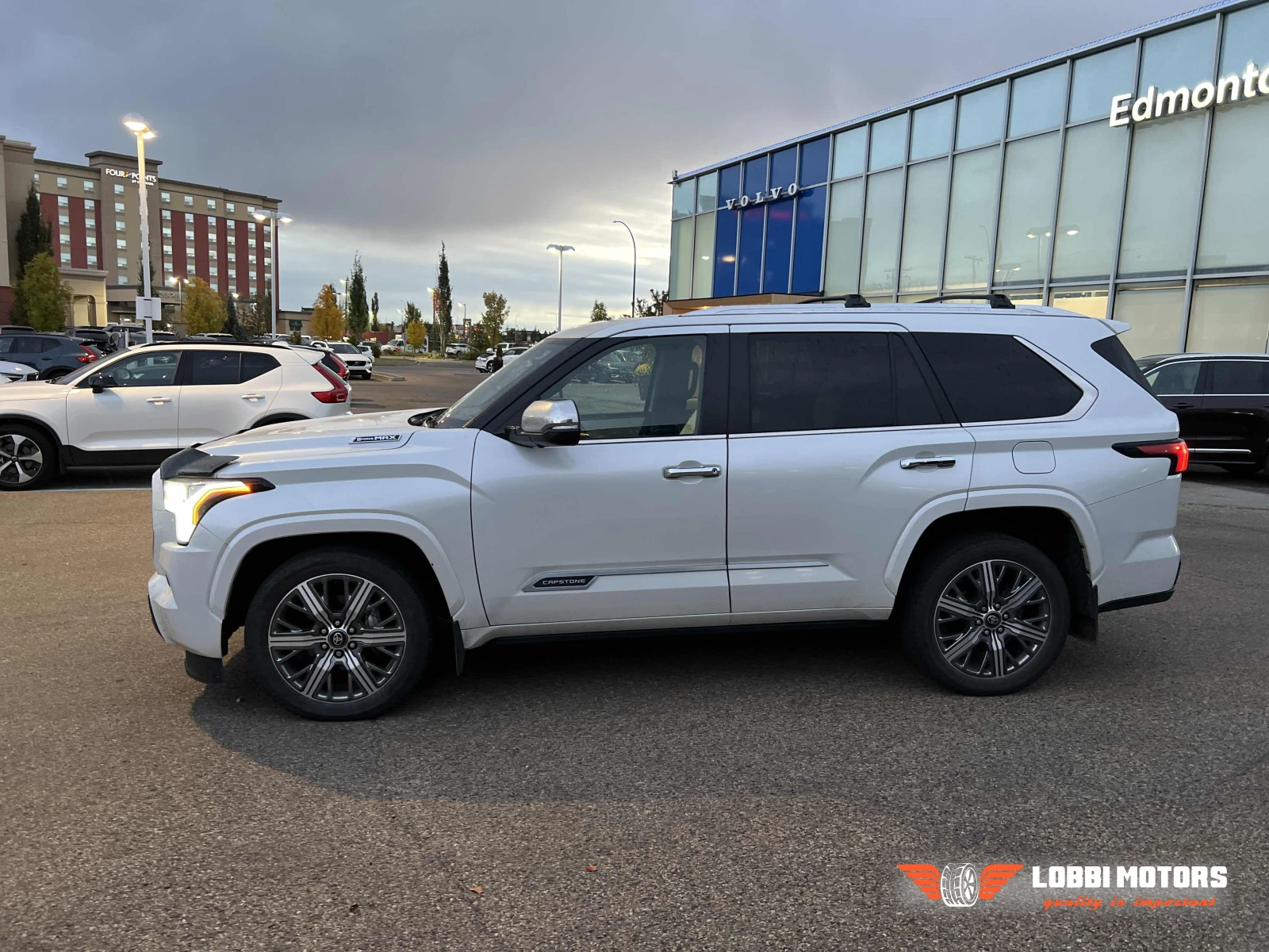 Toyota Sequoia, снимка 2 - Автомобили и джипове - 56296205