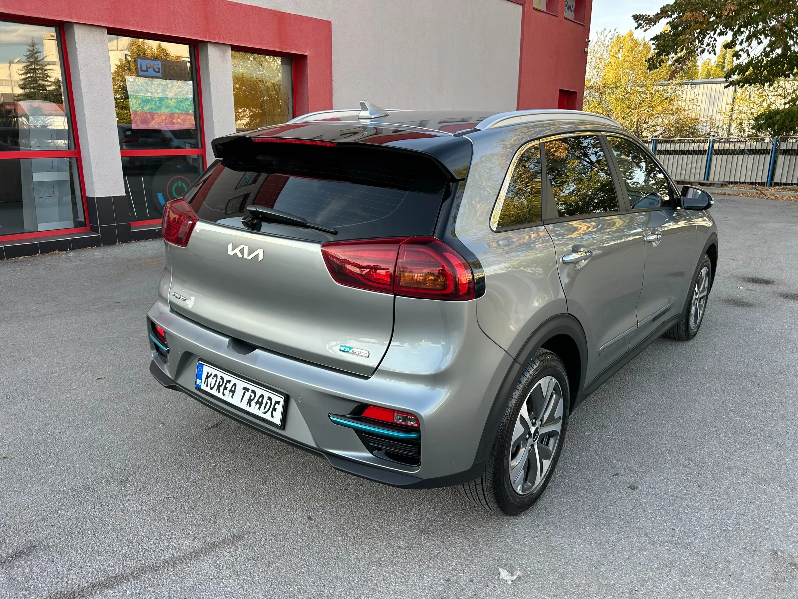 Kia Niro 64 kW, снимка 4 - Автомобили и джипове - 56425207