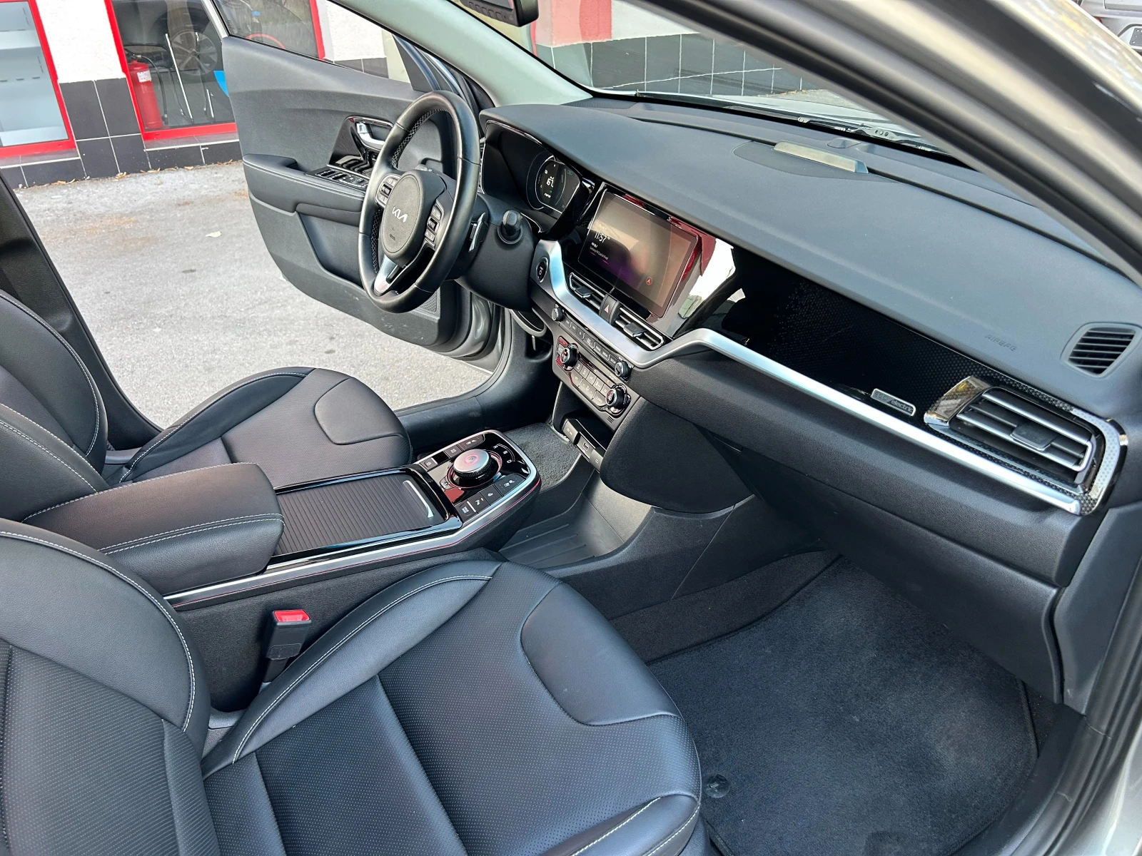 Kia Niro 64 kW, снимка 15 - Автомобили и джипове - 56425207