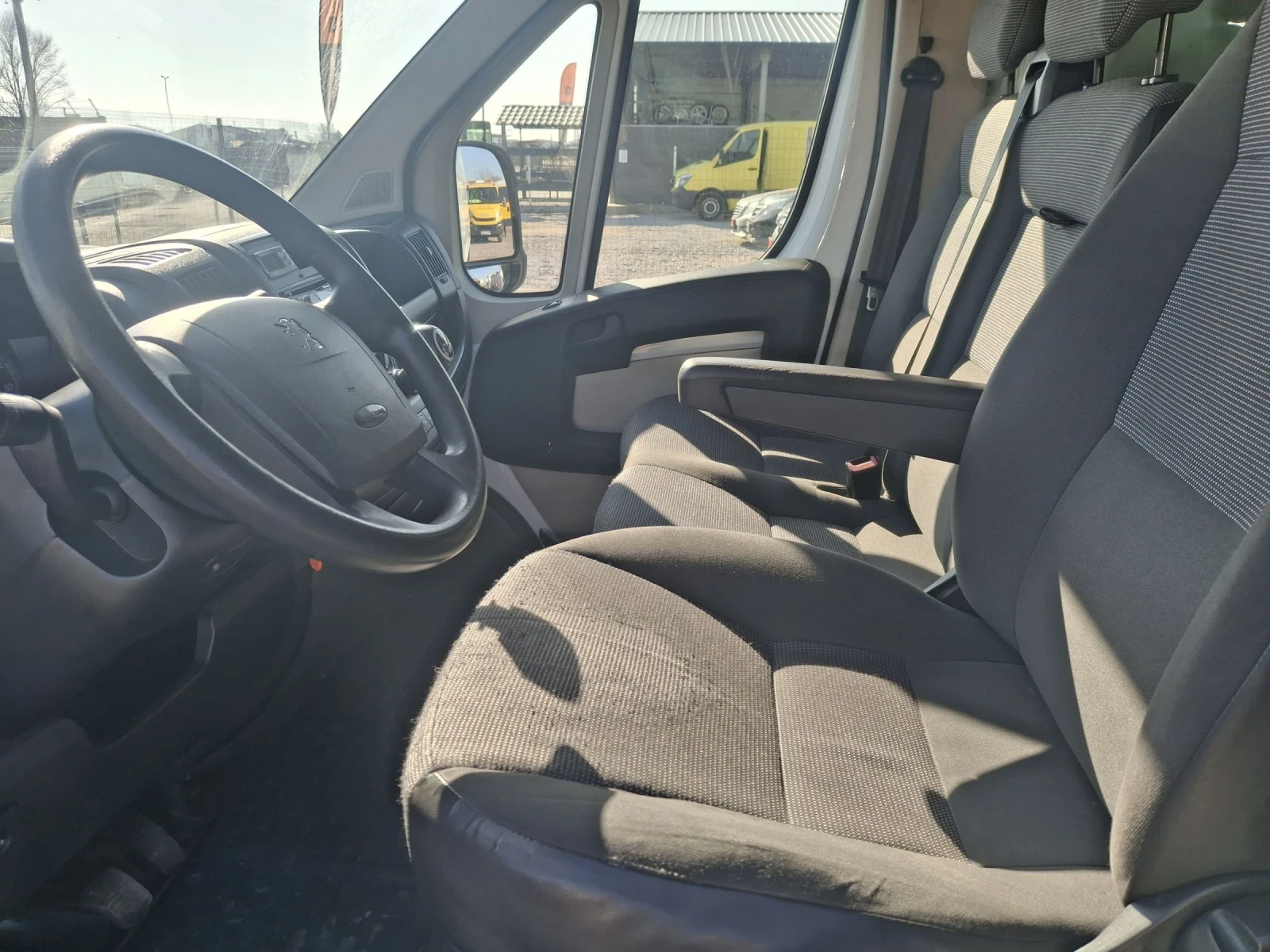Peugeot Boxer 2.2* * Хладилен* * Падащ борд, снимка 9 - Бусове и автобуси - 53813815