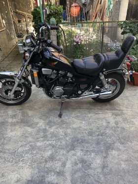     Honda Magna VF750