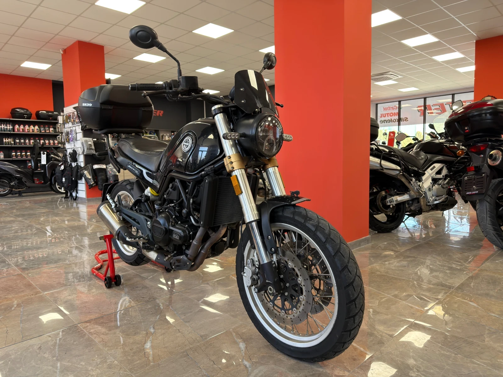 Benelli 500 LEONCINO 500 ABS 7000km. A2, снимка 2 - Мотоциклети и мототехника - 53735070