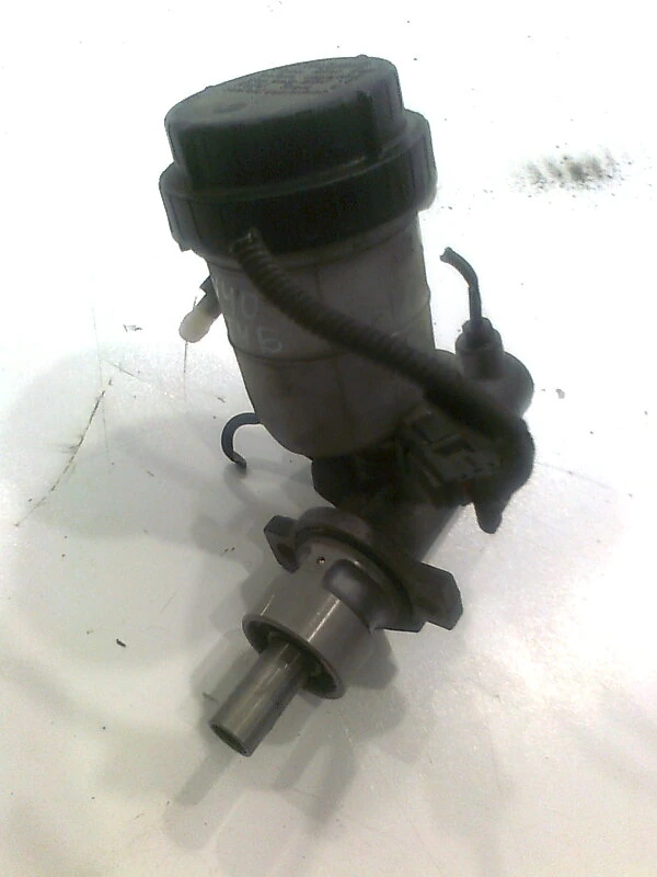 спирачна помпа за Волво В40 2.0 турбо