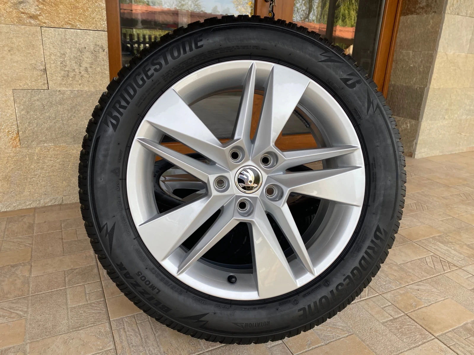 ���� � ������ 215/55R17 �� Skoda Superb | Mobile.bg � ����������� 7