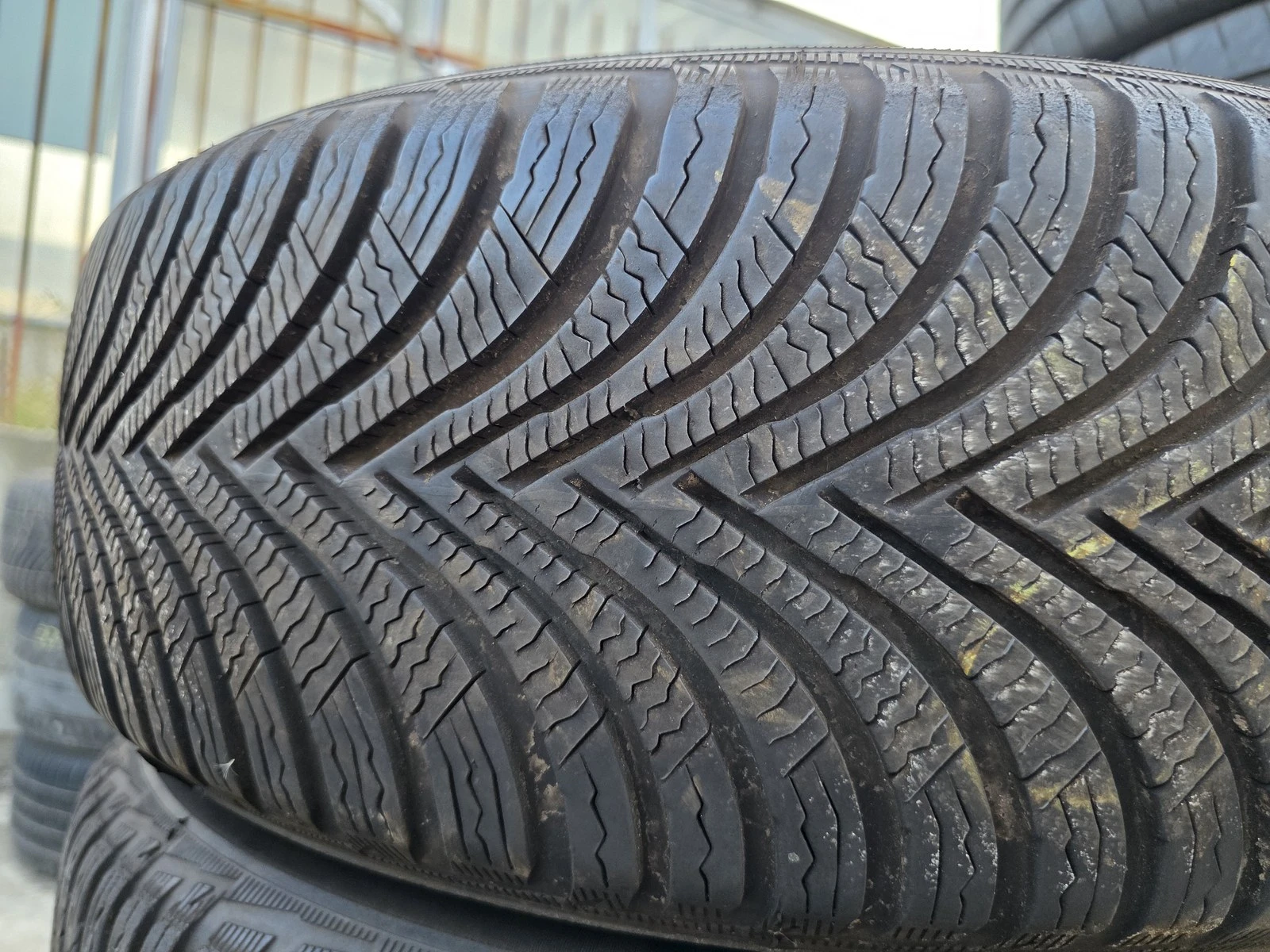 Гуми Зимни 205/60R16