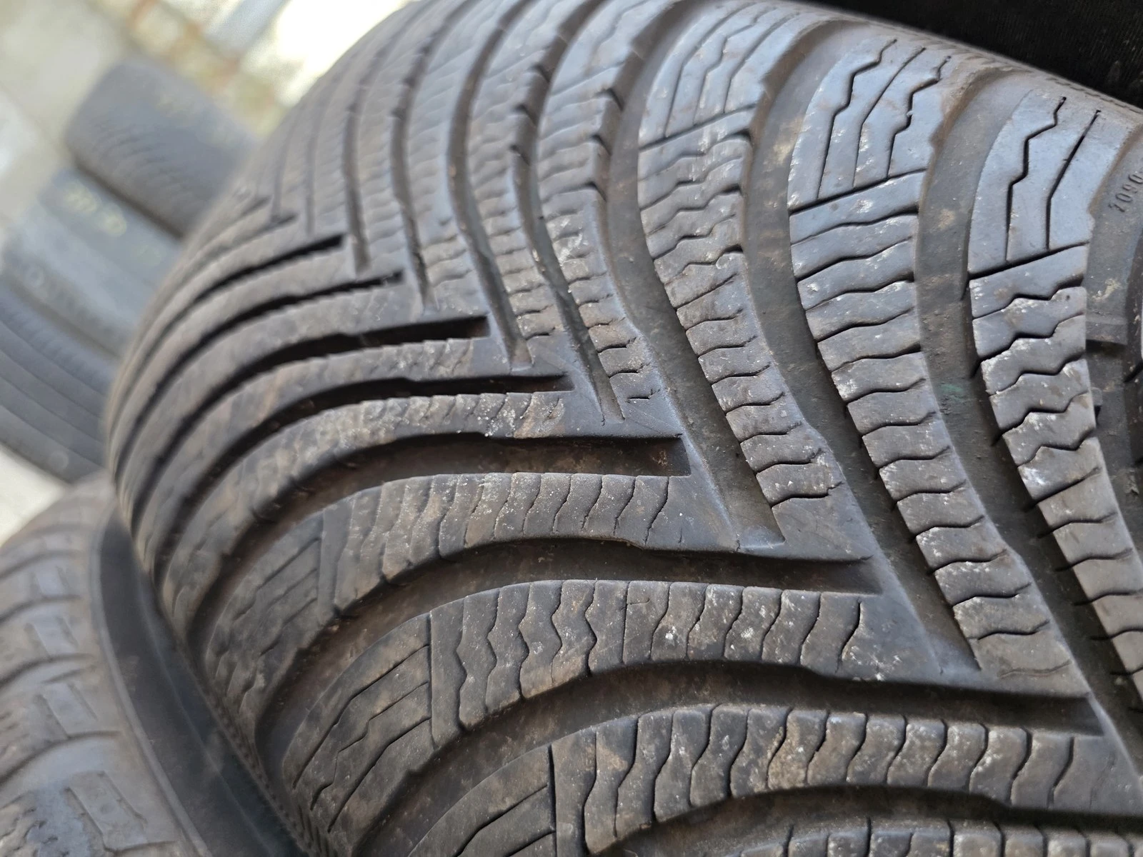 ���� 205/60R16 | Mobile.bg � ����������� 4