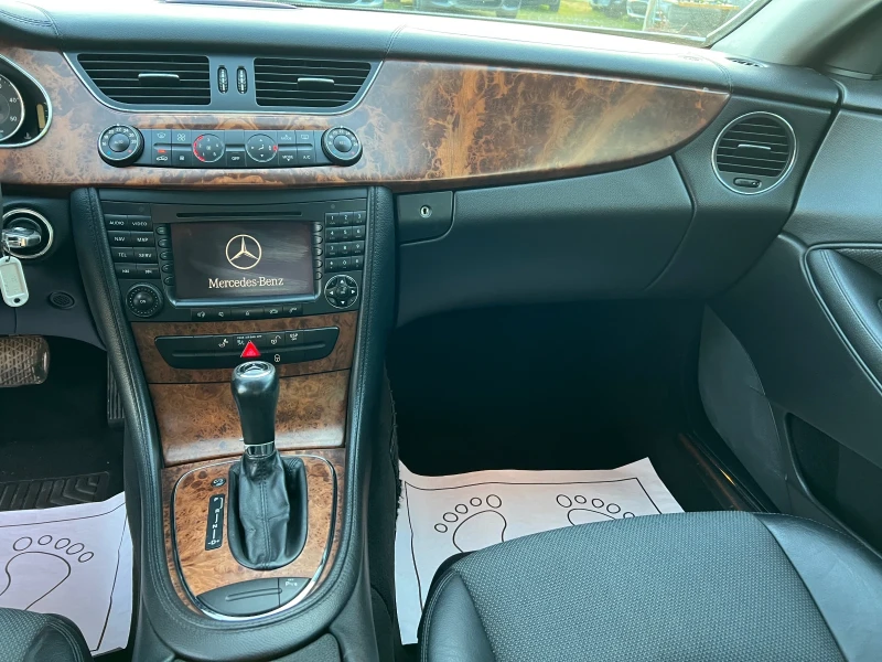 Mercedes-Benz CLS 320 CDI 224к.с./На пружини/ Перфектно състояние!!!, снимка 15 - Автомобили и джипове - 42179155
