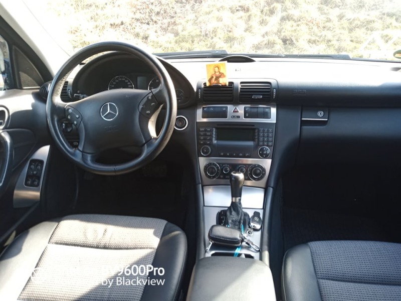 Mercedes-Benz C 220, снимка 6 - Автомобили и джипове - 44699405