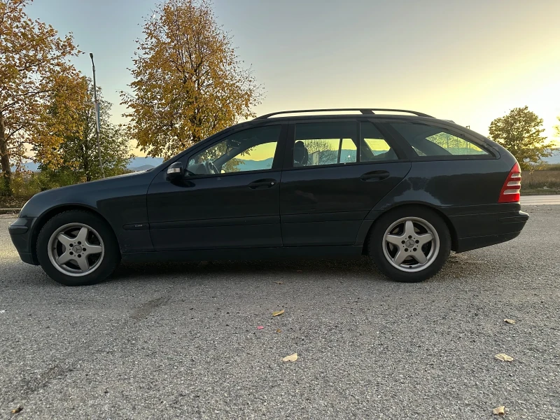 Mercedes-Benz C 240, снимка 3 - Автомобили и джипове - 52097789